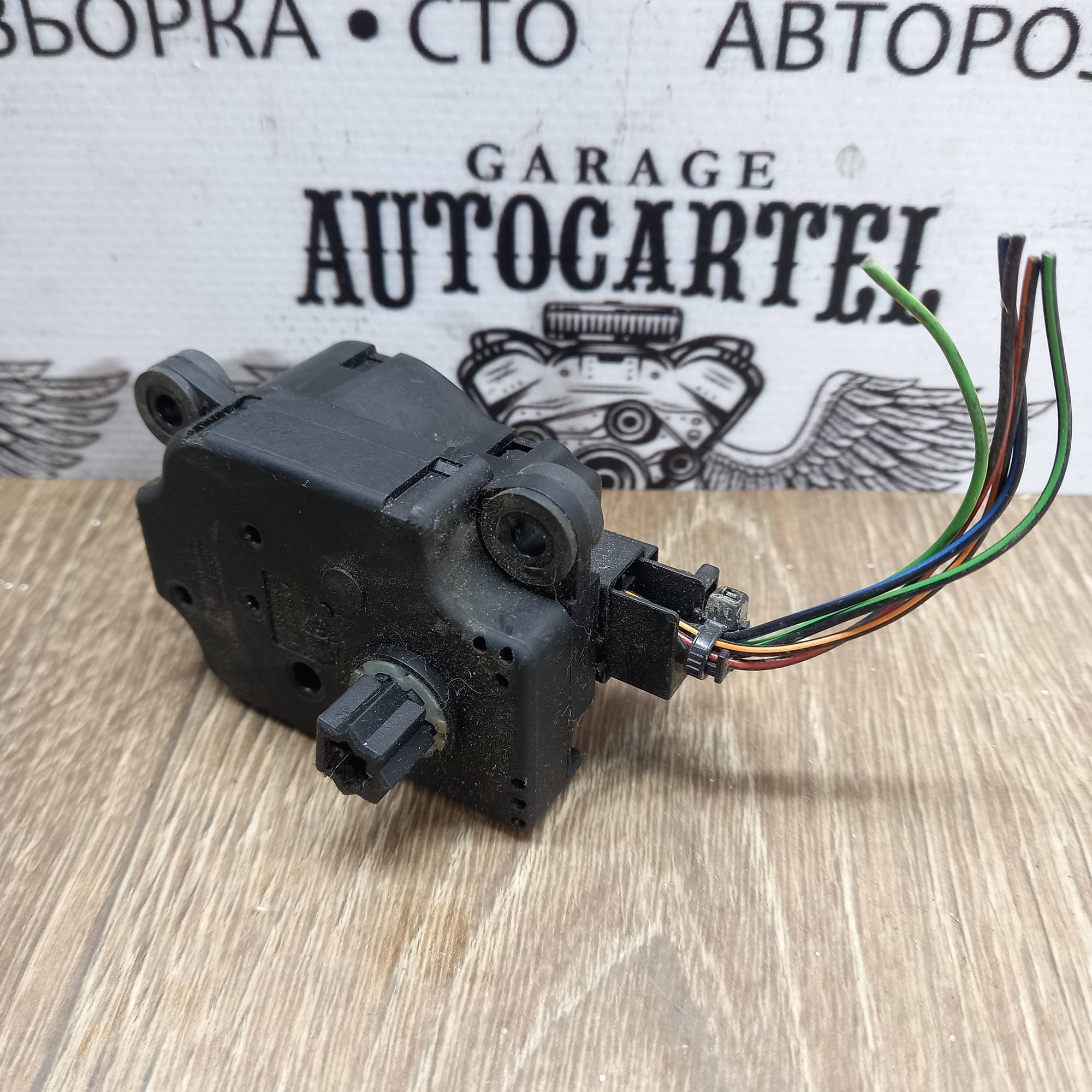 Моторчик заслінки обігрівача Ford Focus 2 2005- 3M5H19E616AB