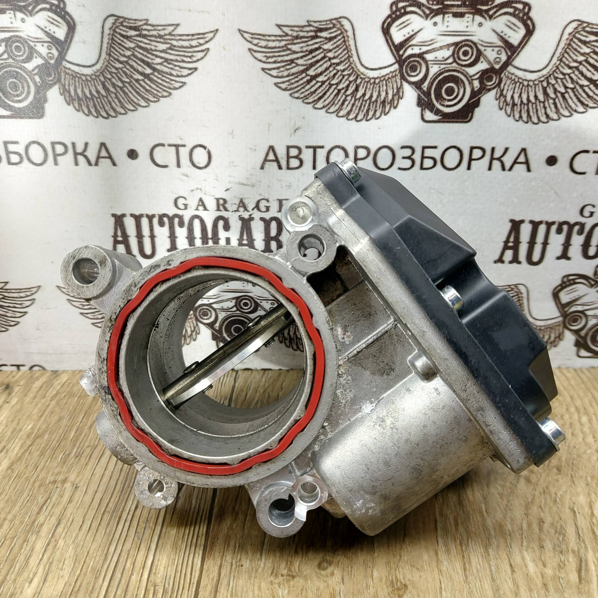 Дросельна заслонка Volkswagen Tiguan 2.0TDI 703703780