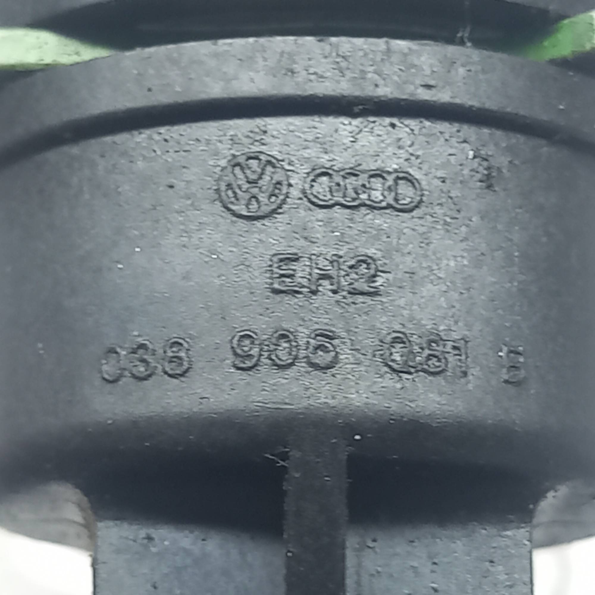 038906081b Датчик температури палива VW T5 03- VAG
