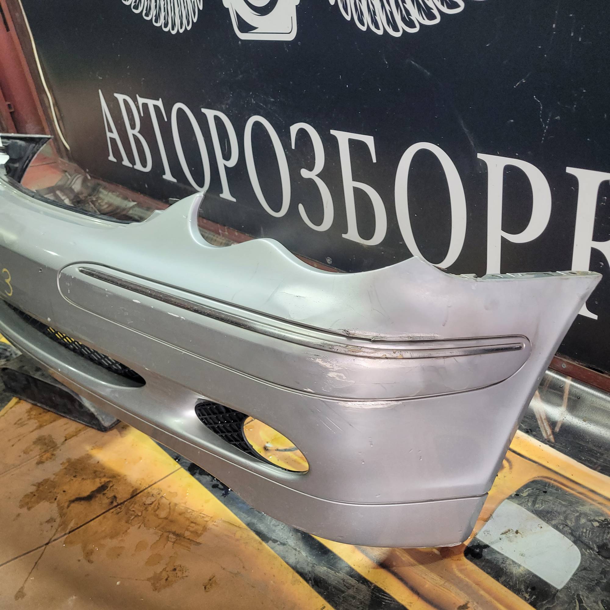Бампер передній Mercedes C W203 2000-2007 21413971