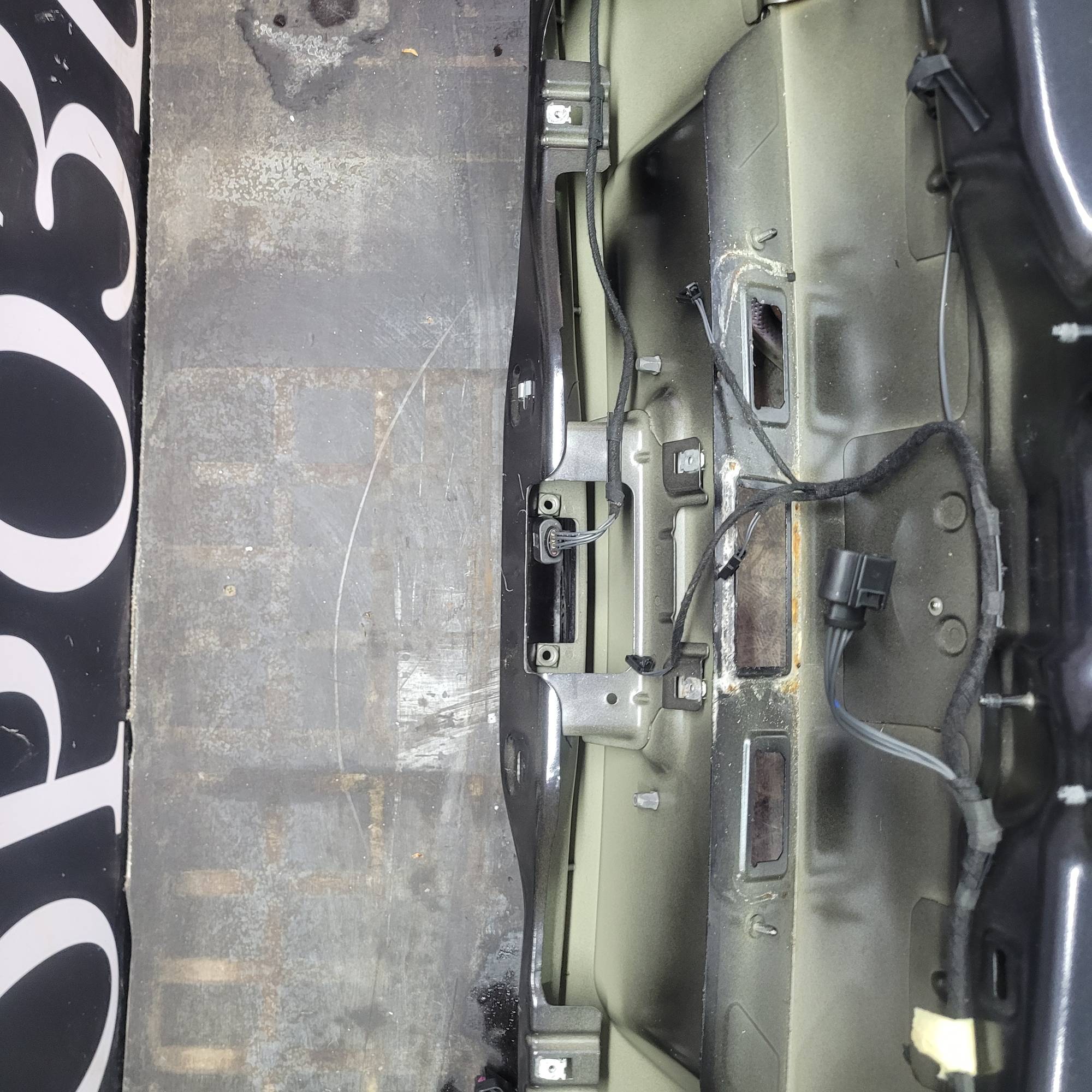 Кришка багажника задня ляда Volkswagen Passat b6 lc9x 21433153