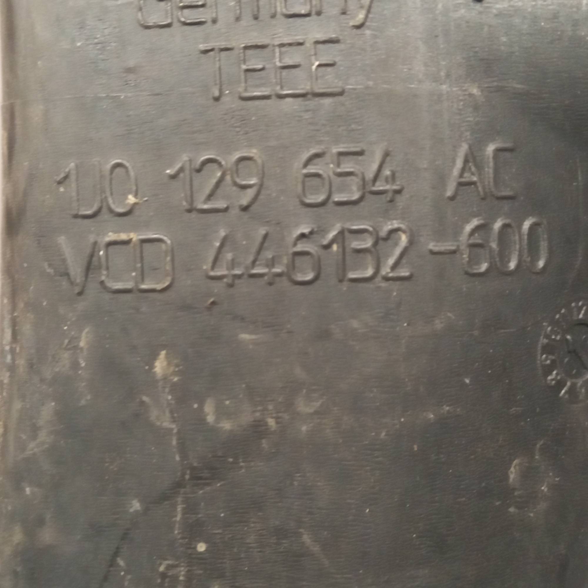 Патрубок повітря Volkswagen Golf IV, 1.9tdi,1j0129654ac