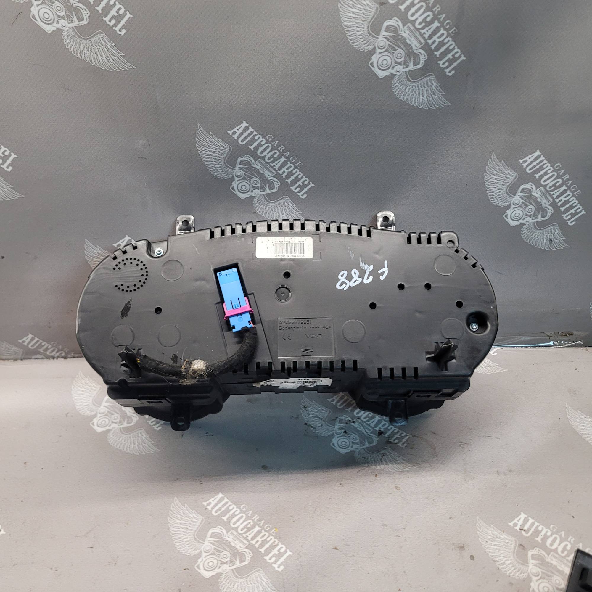 0920810F SEAT LEON Панель приладів