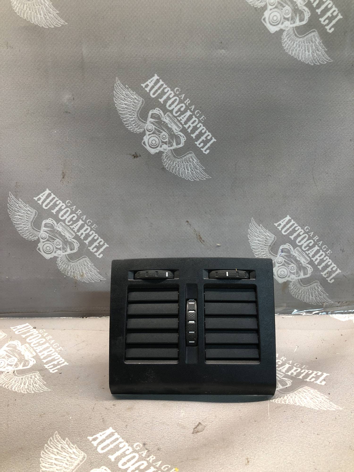 Дефлектор задній у підлокітник 1Z0819203 Skoda a5