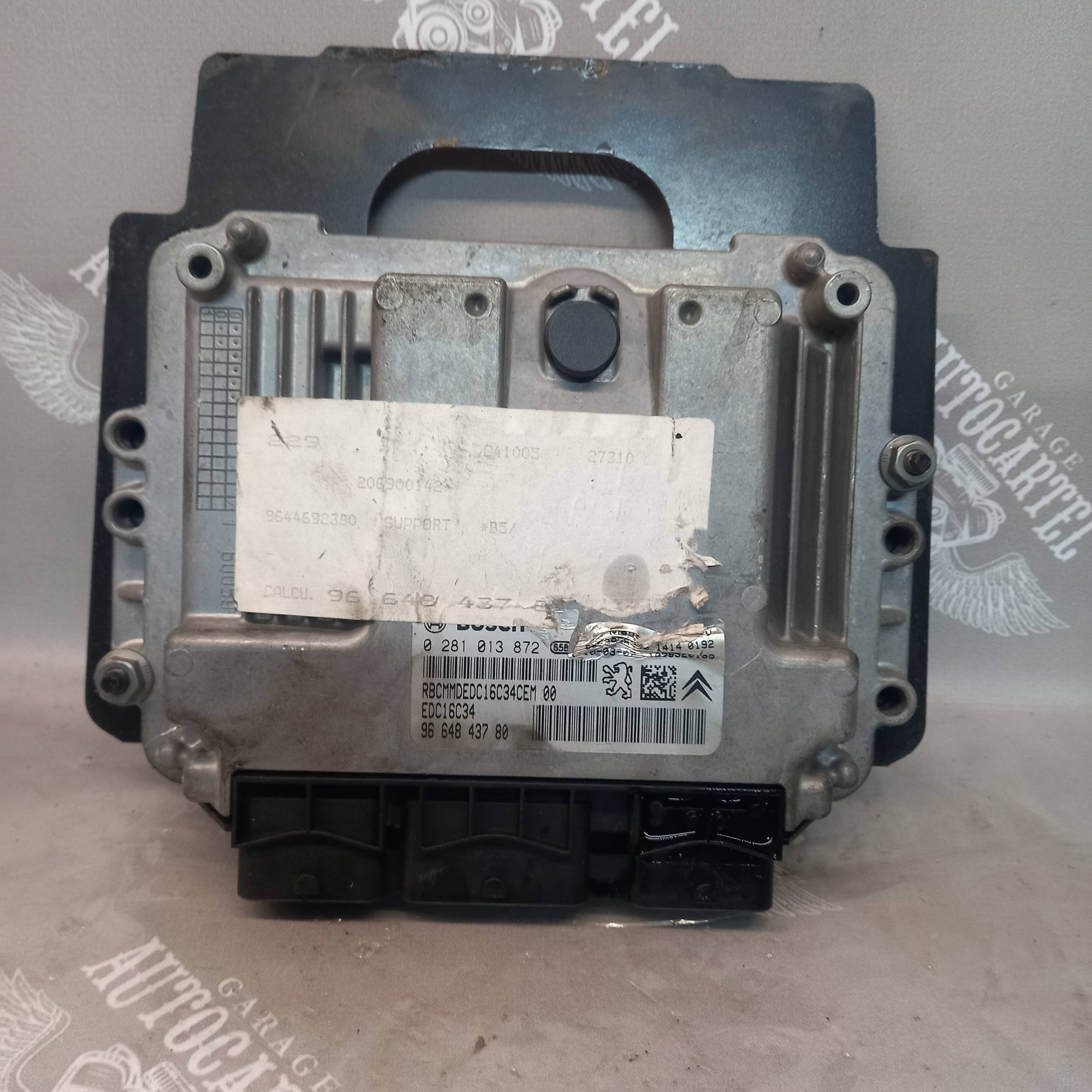 Блок керування двигуном Citroen/ Peugeot 9664843780