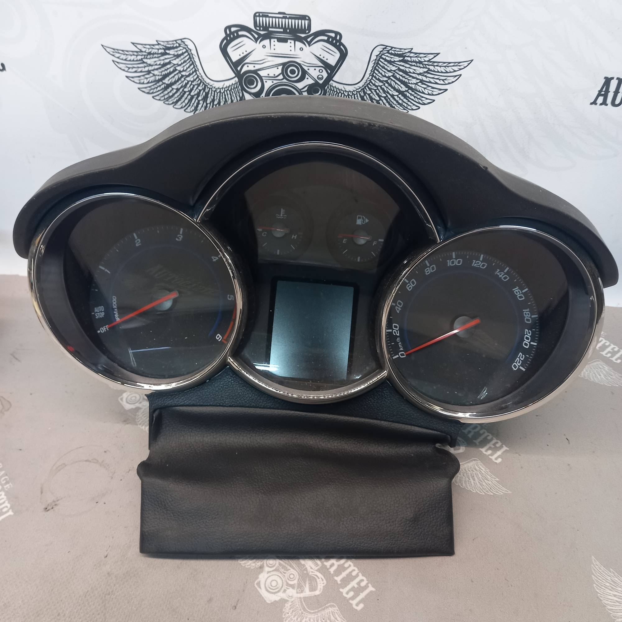 Панель приладів Chevrolet Cruze 1.7cdti 94576293 688014257