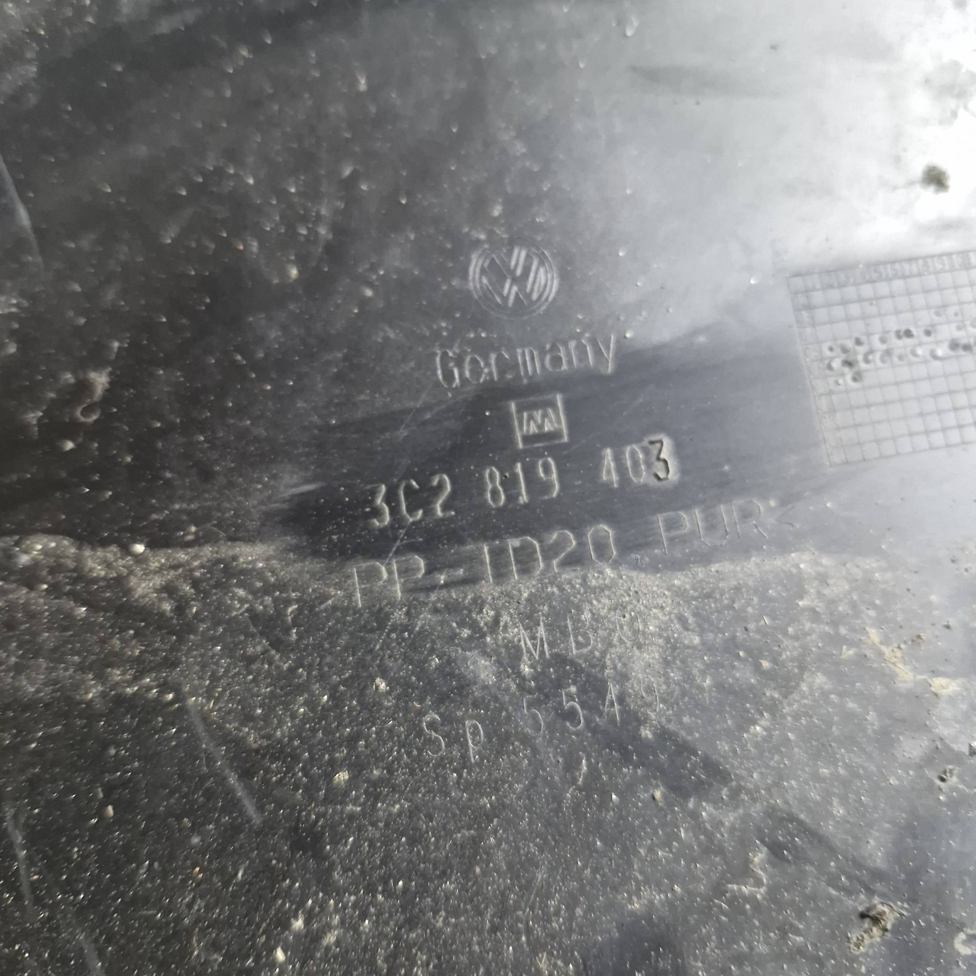 3c2819403 Декоративна накладка під лобове скло жабо Passat B6 2005-2010 Бачок омивача скла,фар Volkswagen Passat B6 2005-2010