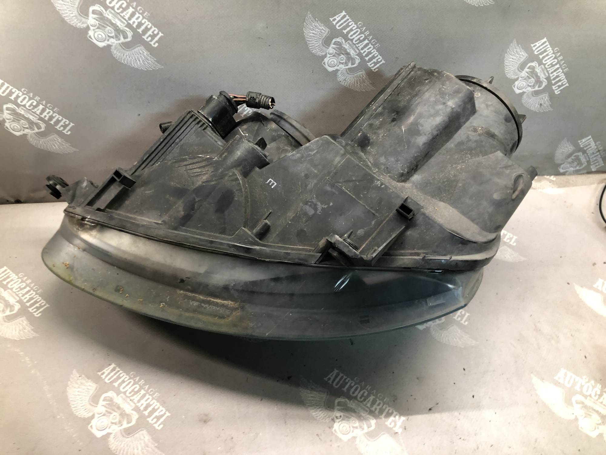 1k694100d фара ліва volkswagen golf 5 під поліровку (легку)