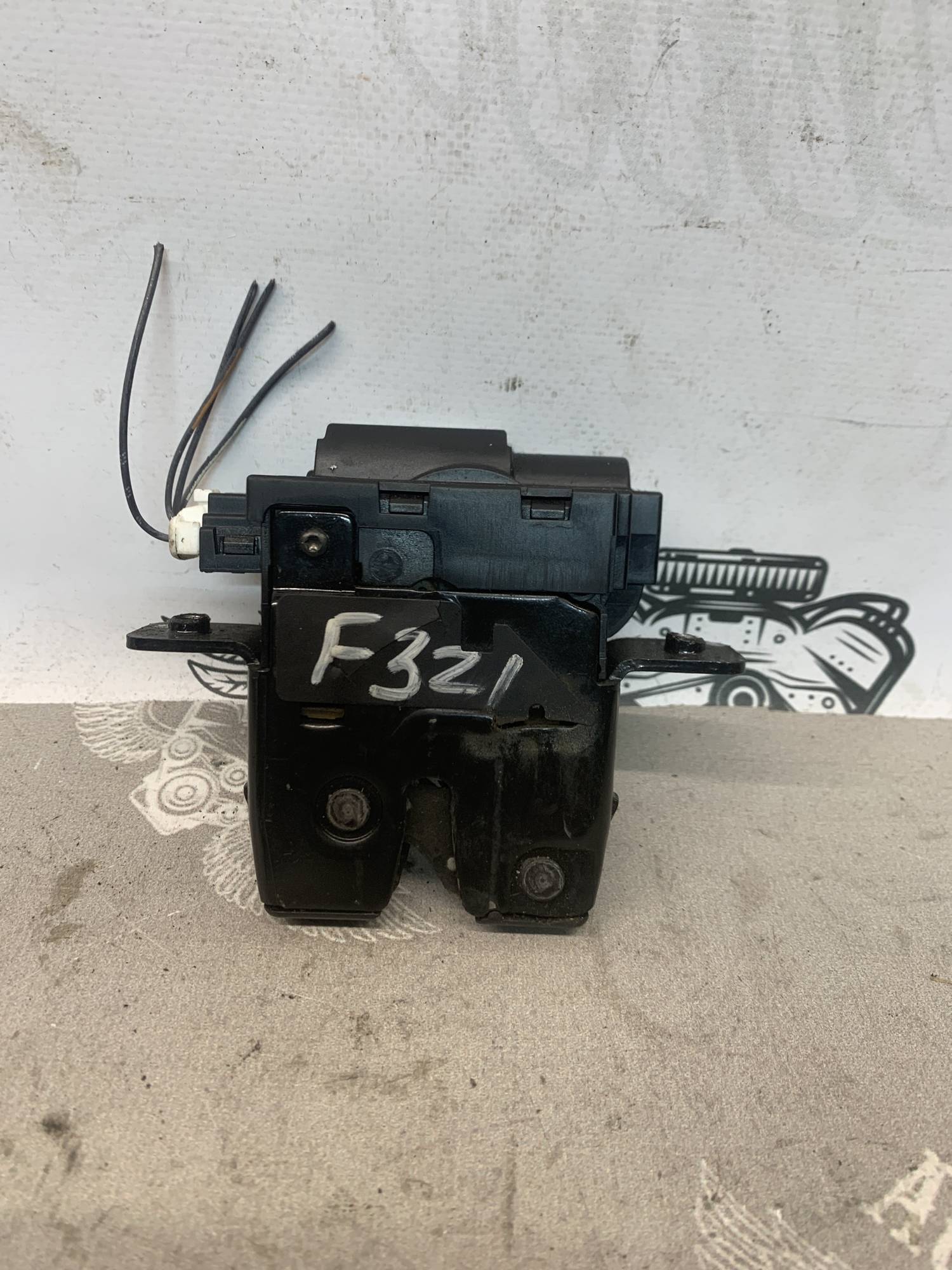 Замок кришки багажника електричний 4 піна RENAULT Laguna II 8200257615g