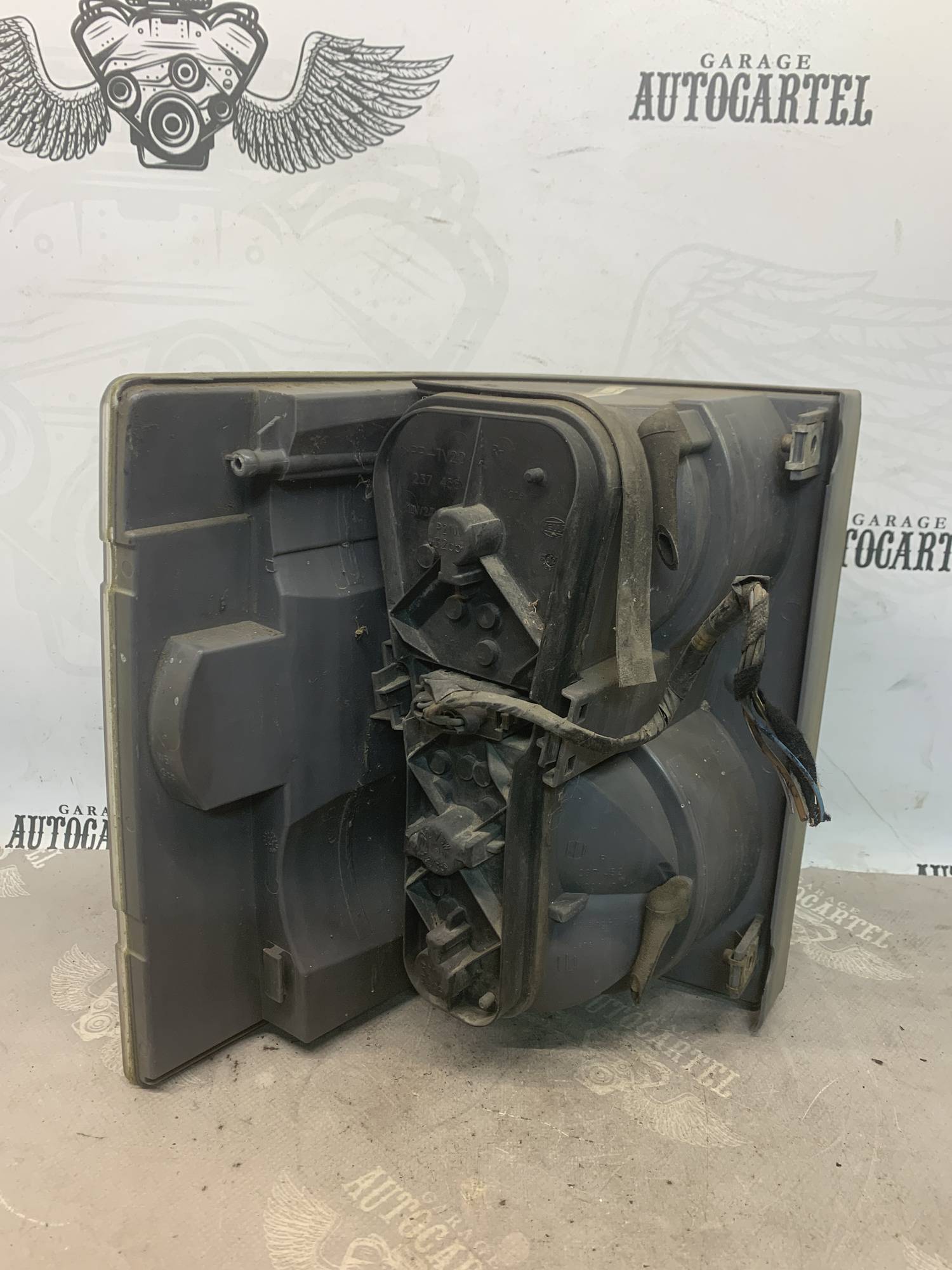 Ліхтар задній правий Land Rover Range Rover 3 тріщина xfb000245