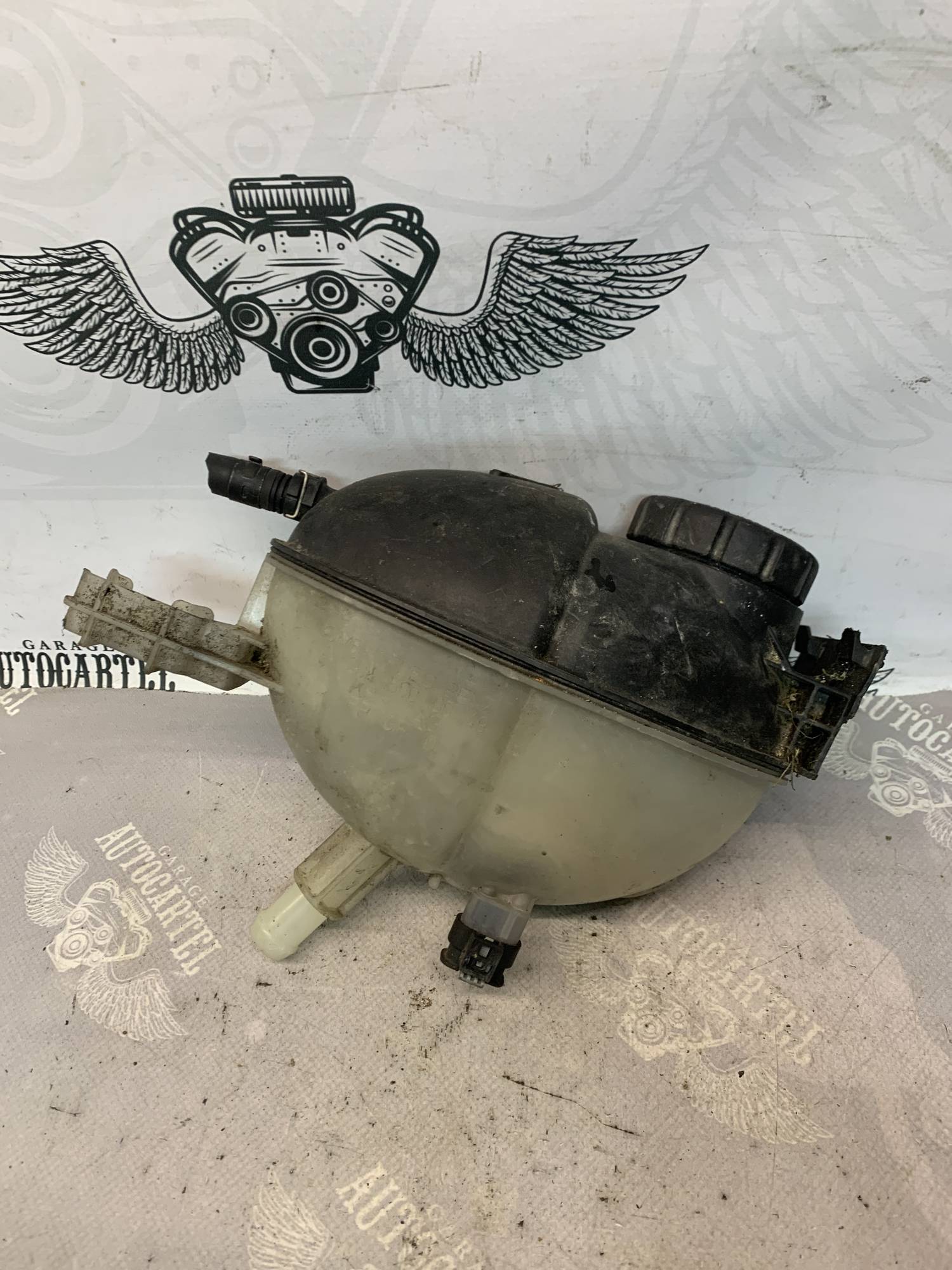 Розширювальний бачок Mercedes C207, W204, W212, C218 a2045000049