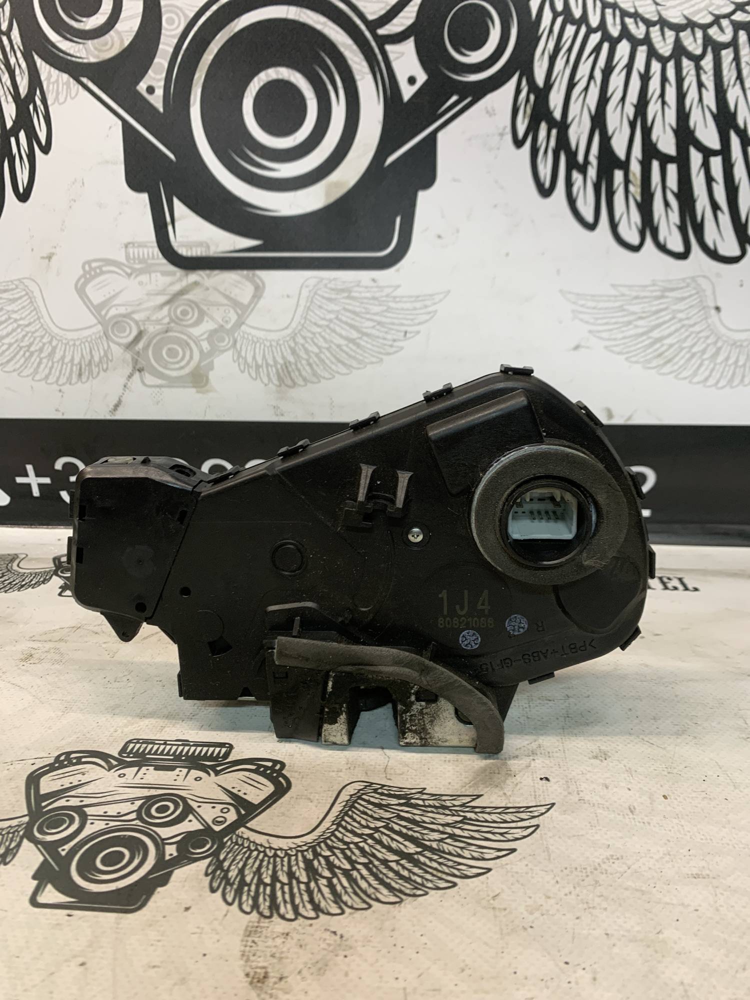 замок двері правий задній Toyota RAV 4 6pin 1j4 r2
