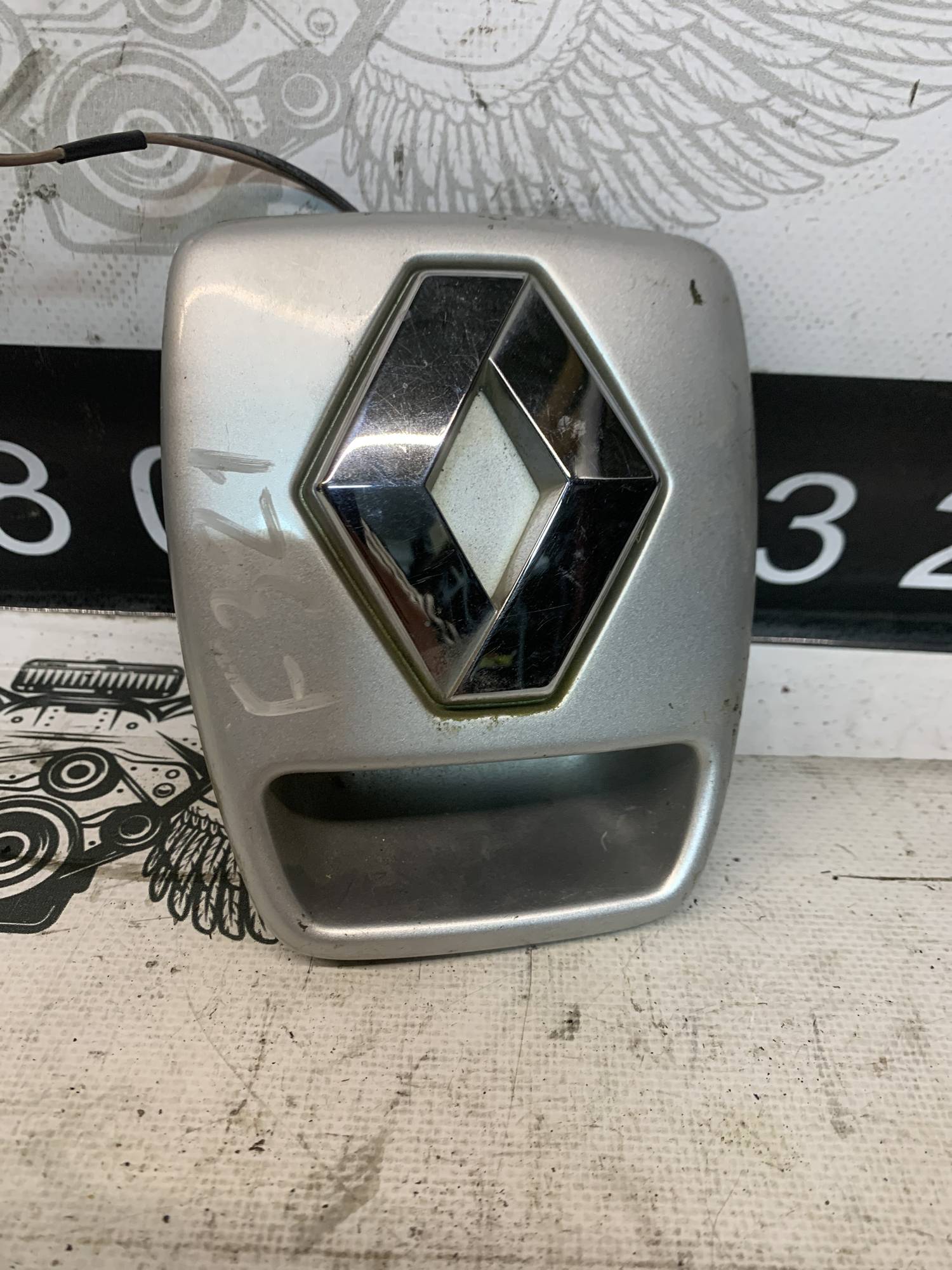 Кнопка відкриття багажника RENAULT MEGANE 2 / KANGOO 2 / LAGUNA 2 98091103