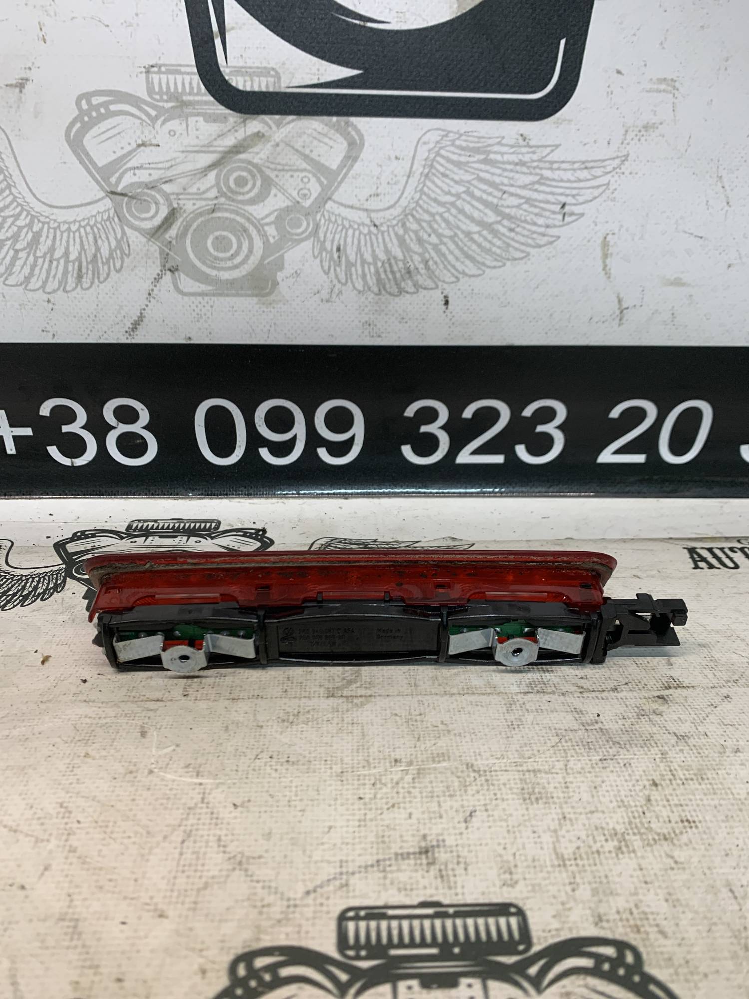 Стоп сигнал ліхтар задній додатковий Volkswagen Caddy 3 2k0945087c