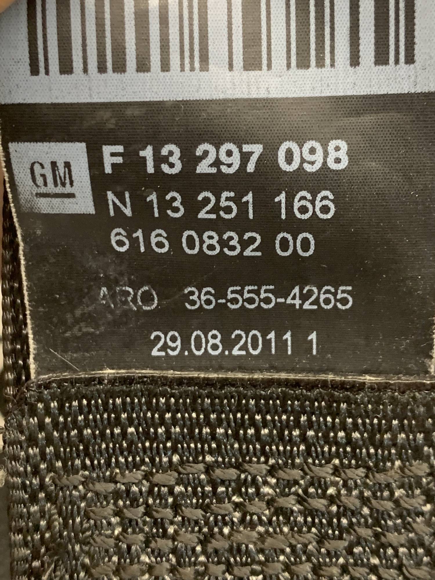 Ремінь безпеки передній правий Opel Astra J 13297098