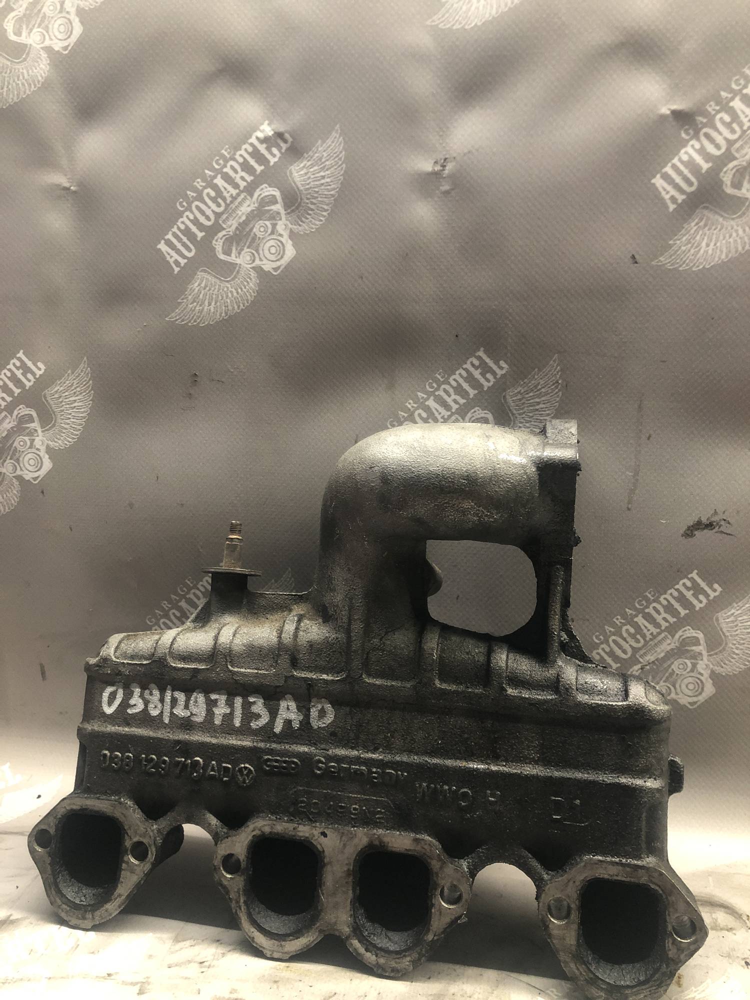 Колектор впускний Volkswagen Passat B5 1.9DTI 038129713AD
