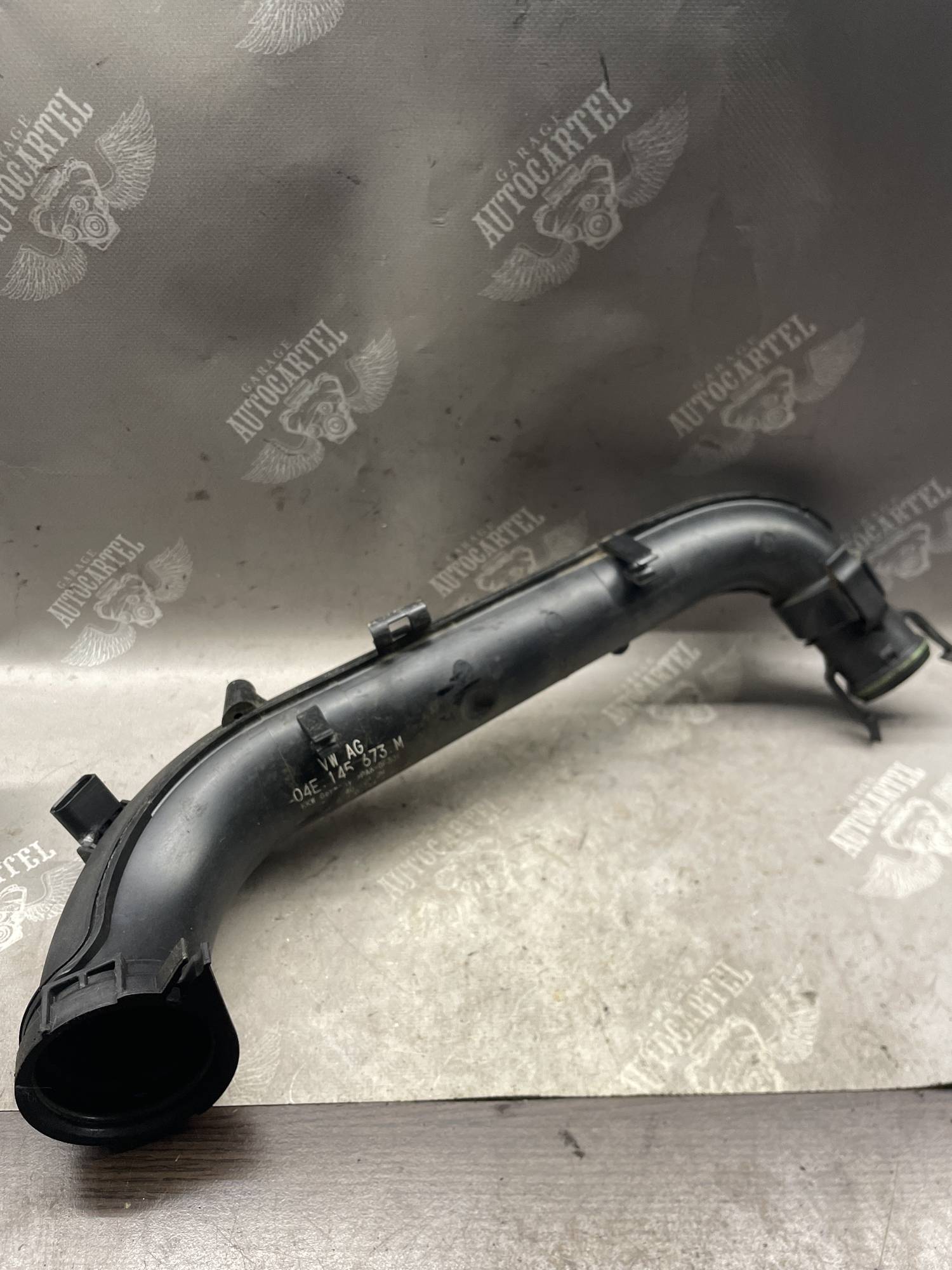 Патрубок турбіни VW Golf 7 1.4TFSI 04e145673m