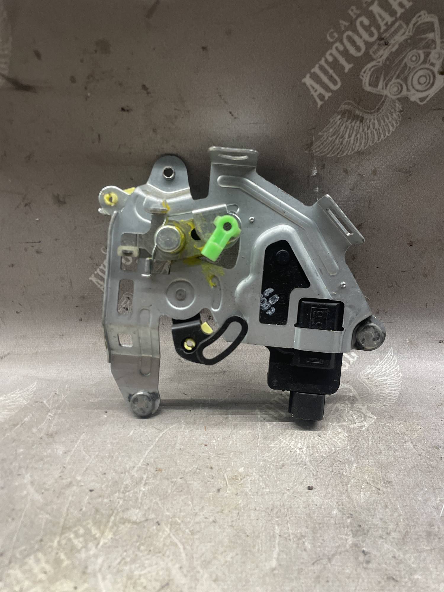 Привід замка кришки багажника Kia Sportage 812901f020