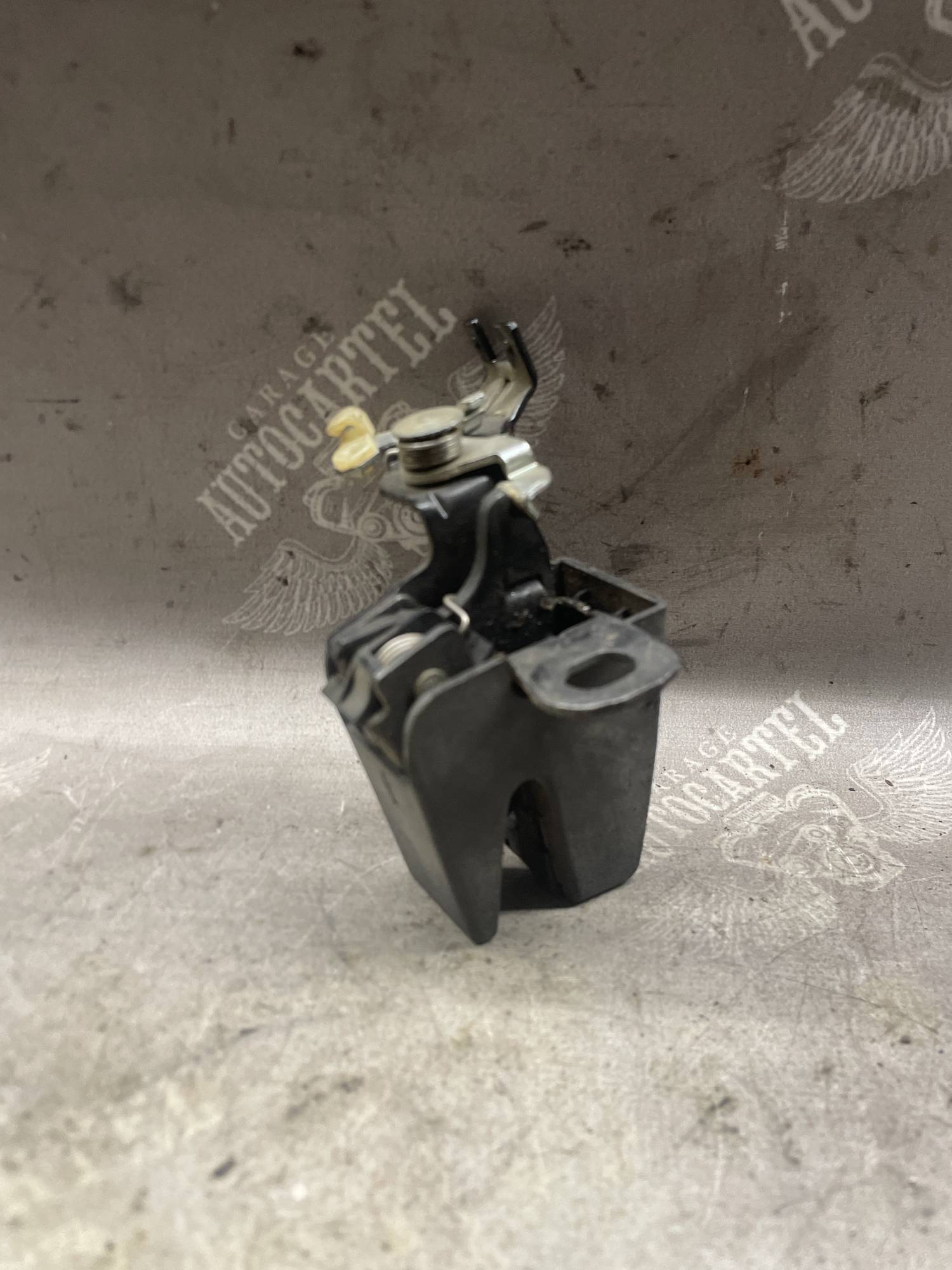 Замок дверей задньої лівої верхній Volkswagen Transporter T5 7h0827161a