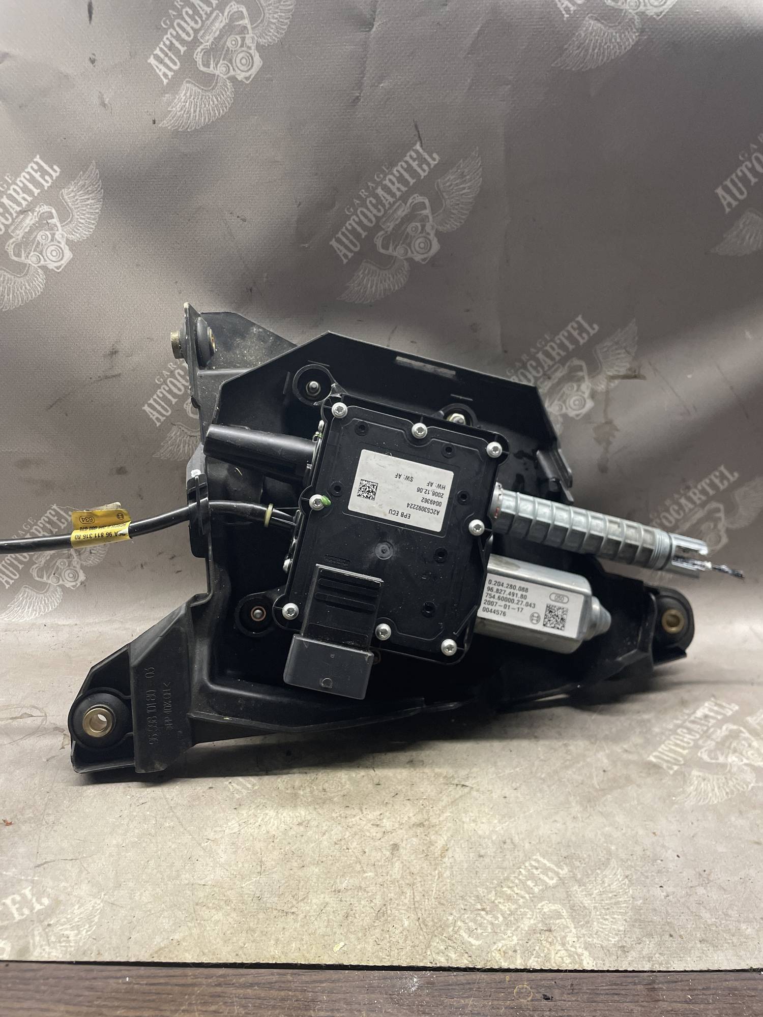 Блок ручника Citroen C4 Picasso 9682749180
