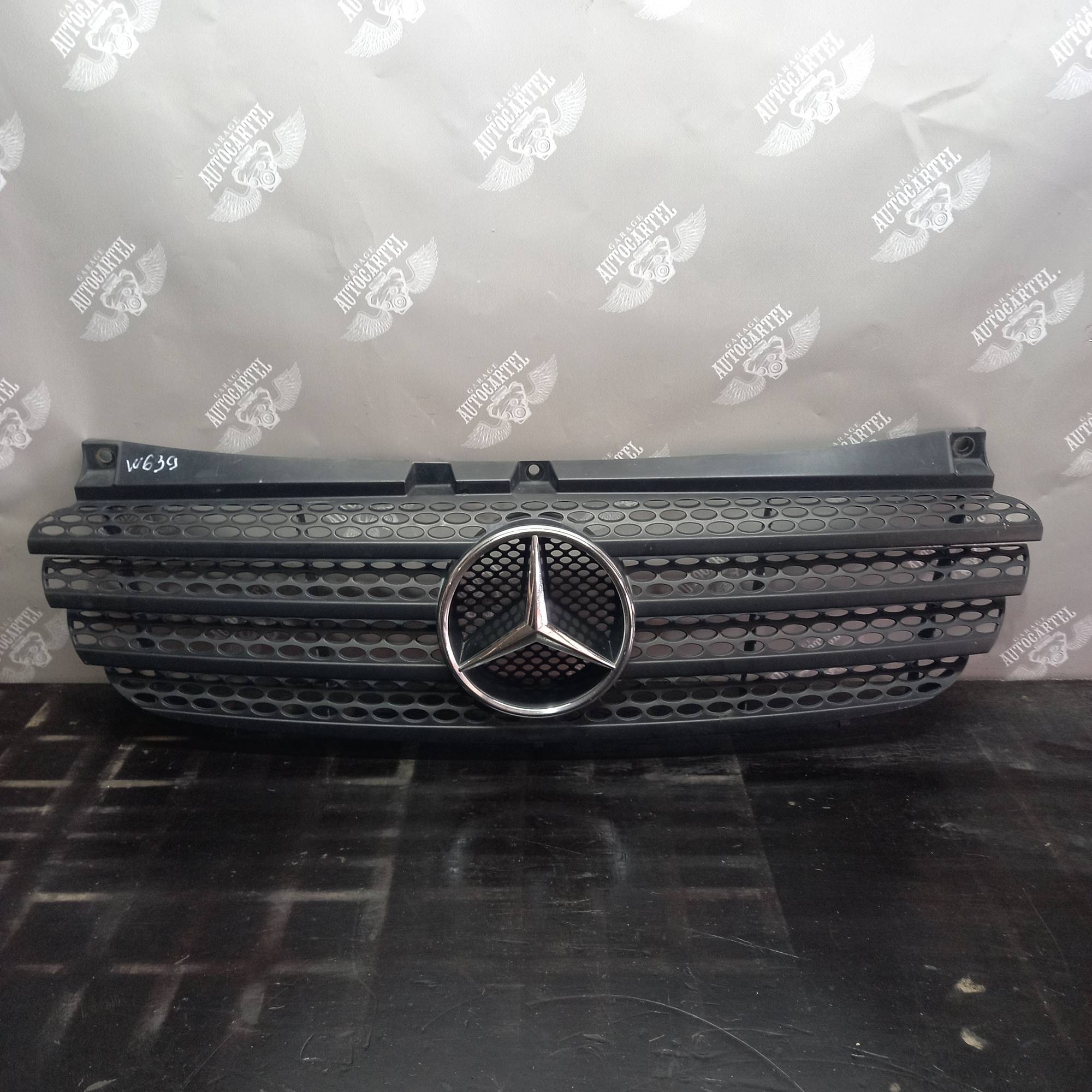 Решітка бампера/радіатора Mercedes Vito w639 2003-2009 a6398800185