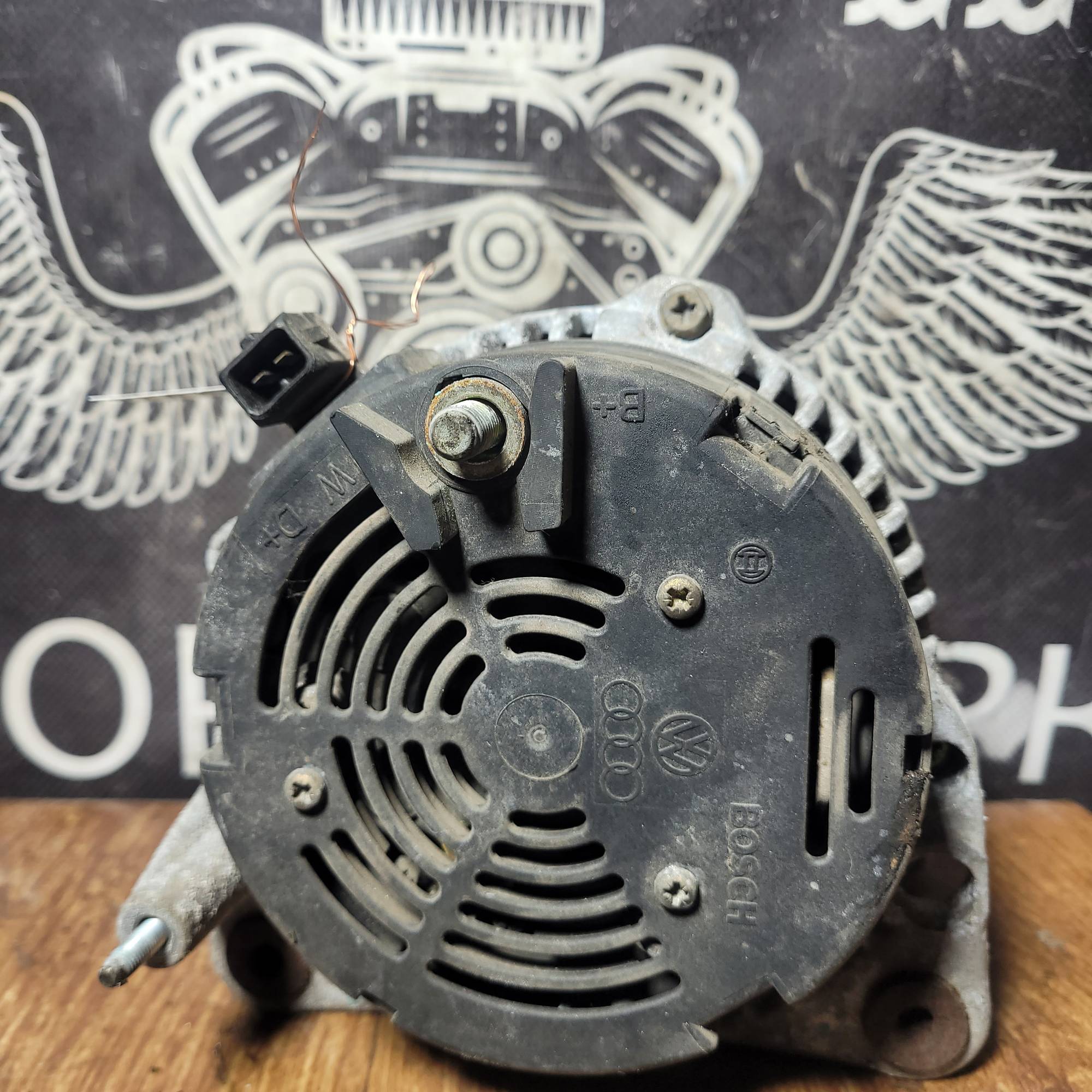 037903025c 1.6 Генератор 037903025C 90A VW Golf 4, Bora, Jetta, Skoda Octavia, Audi A3