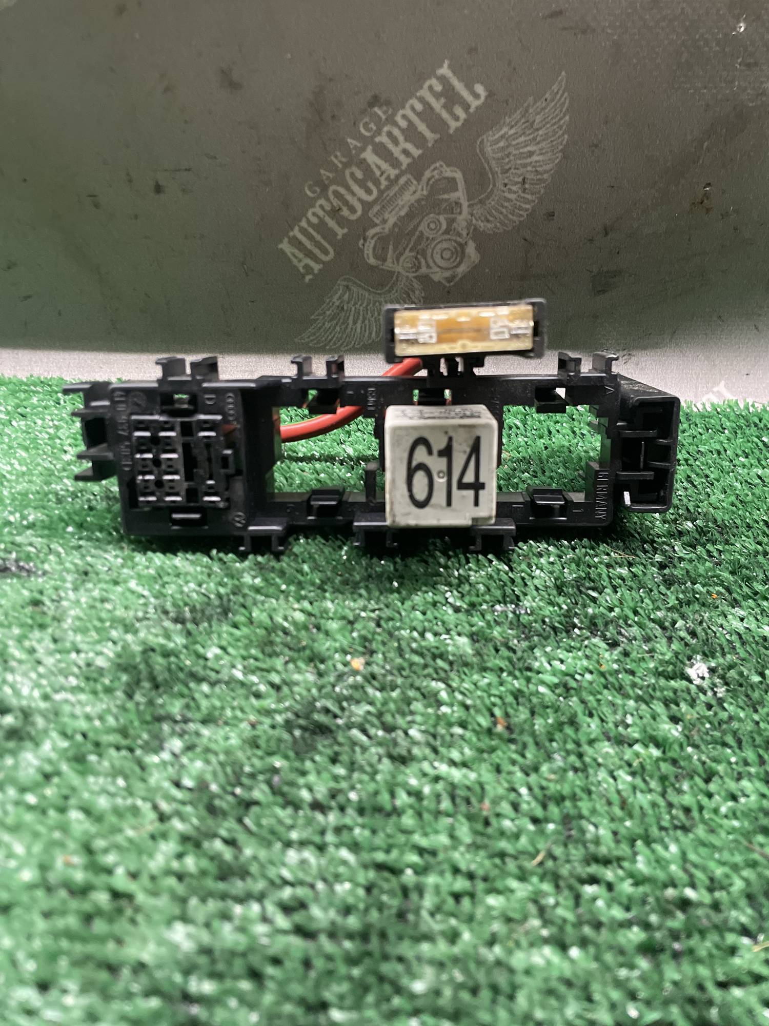 Блок реле Audi A6 C6 2.0 4e0937503d