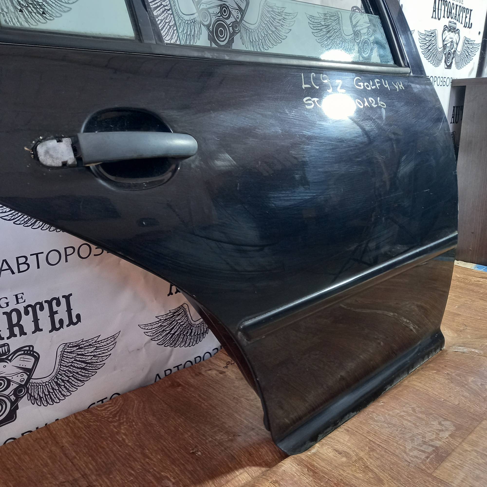 Двері задні праві Volkswagen Golf 4. Універсал. ST20240126. LC9Z
