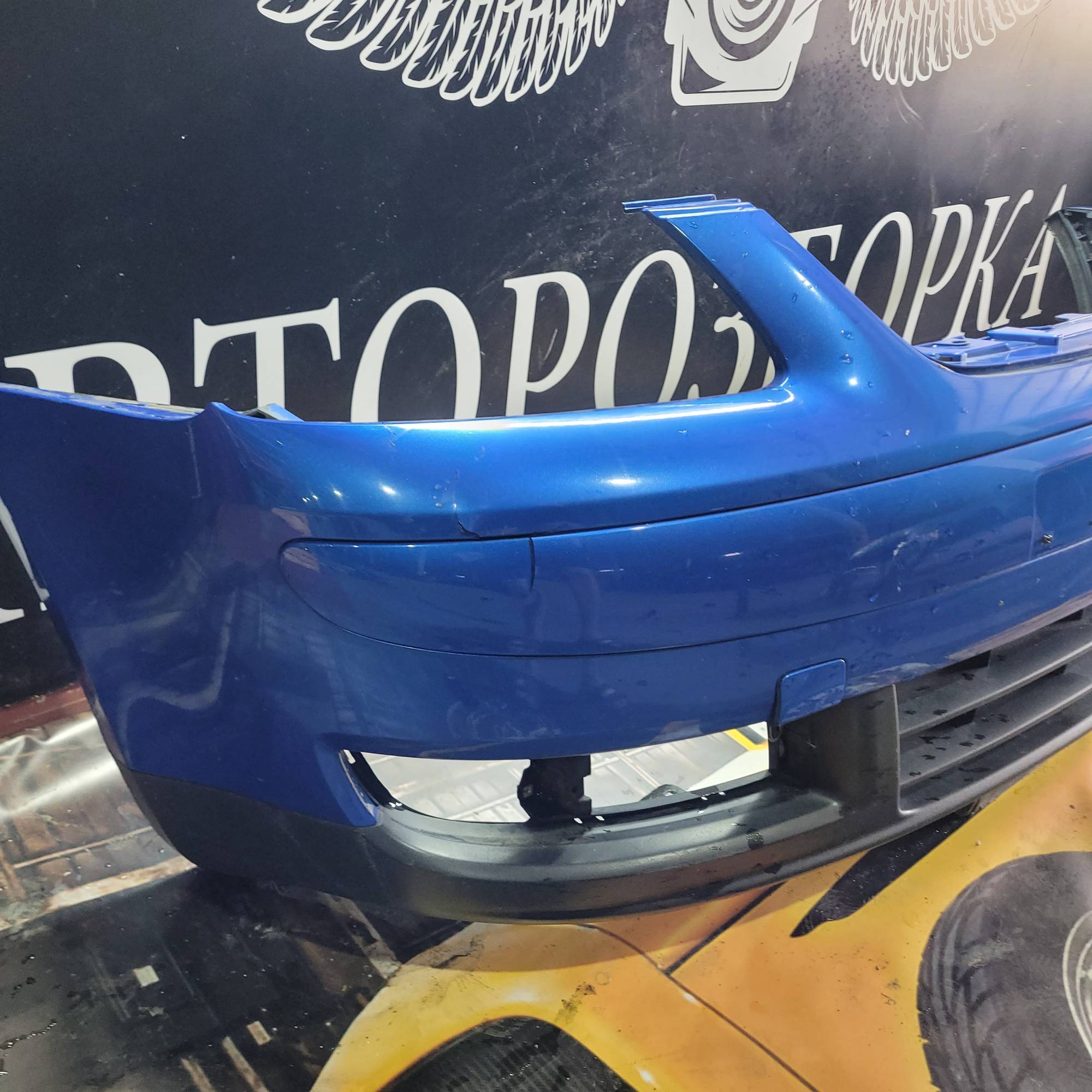 Бампер передній Volkswagen Touran 21409158