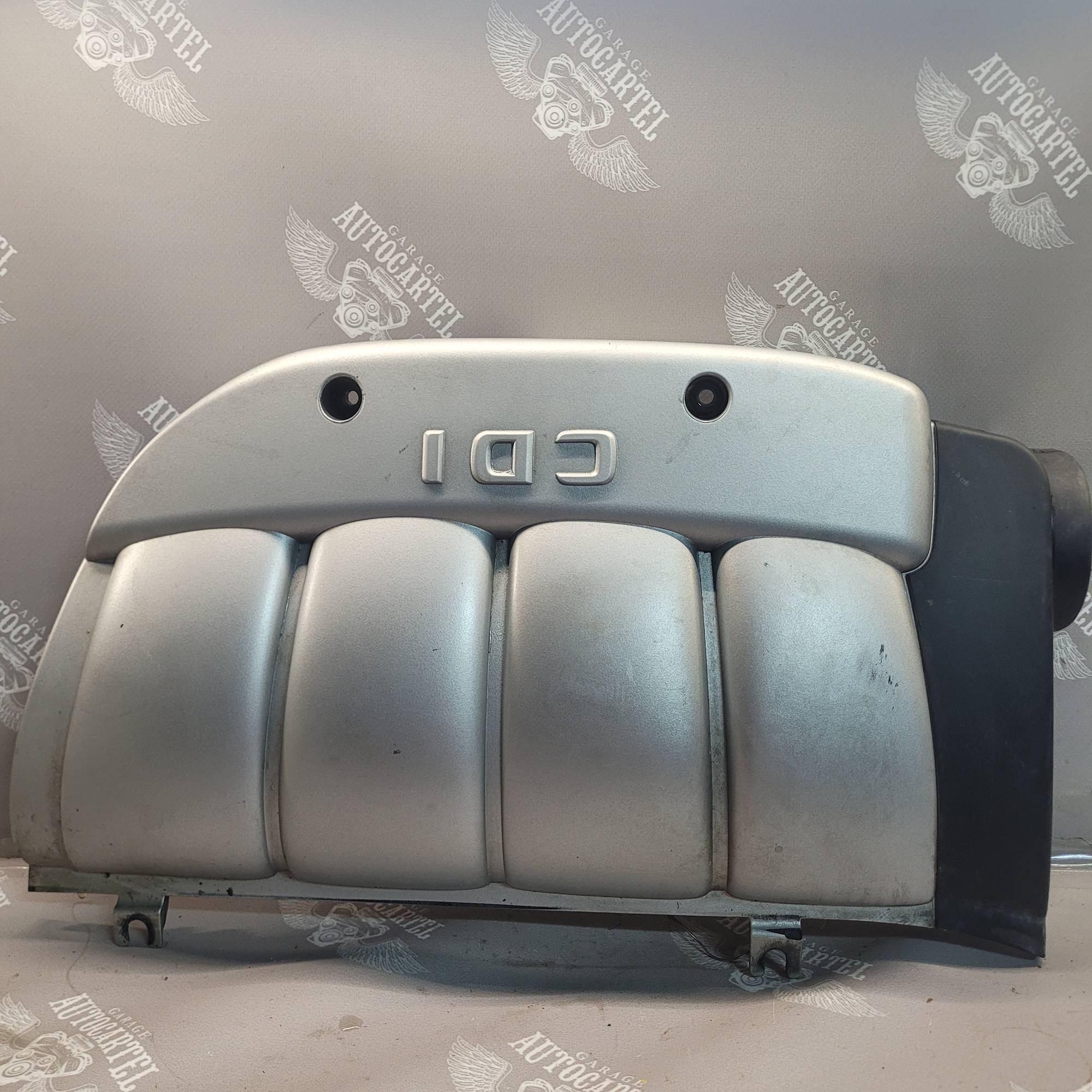 Кришка двигуна декоративна Mercedes W203, A6110101167
