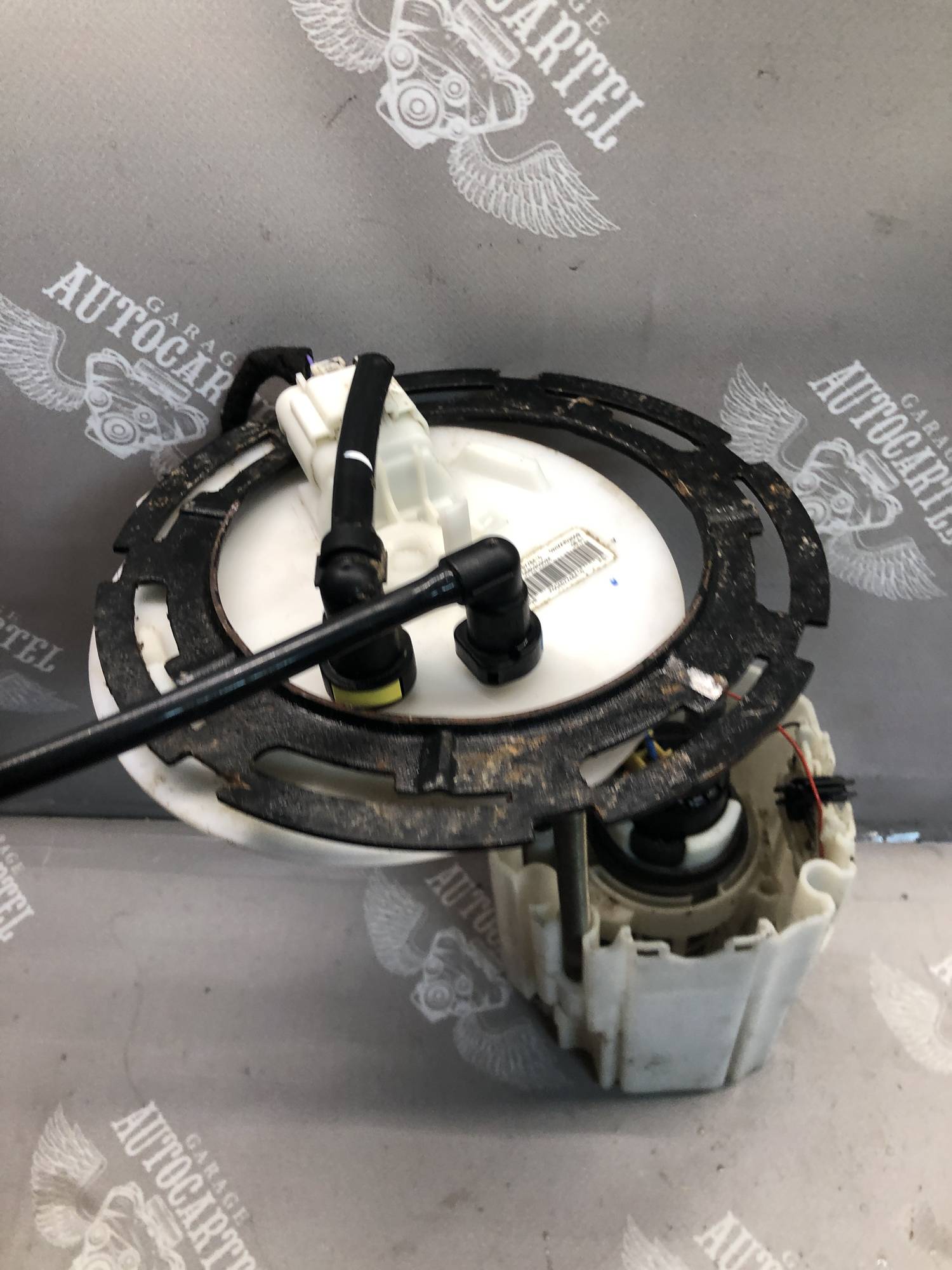 Opel Insignia паливний насос Опель Інсігнія насос в бак дизель 15776410 0580203024