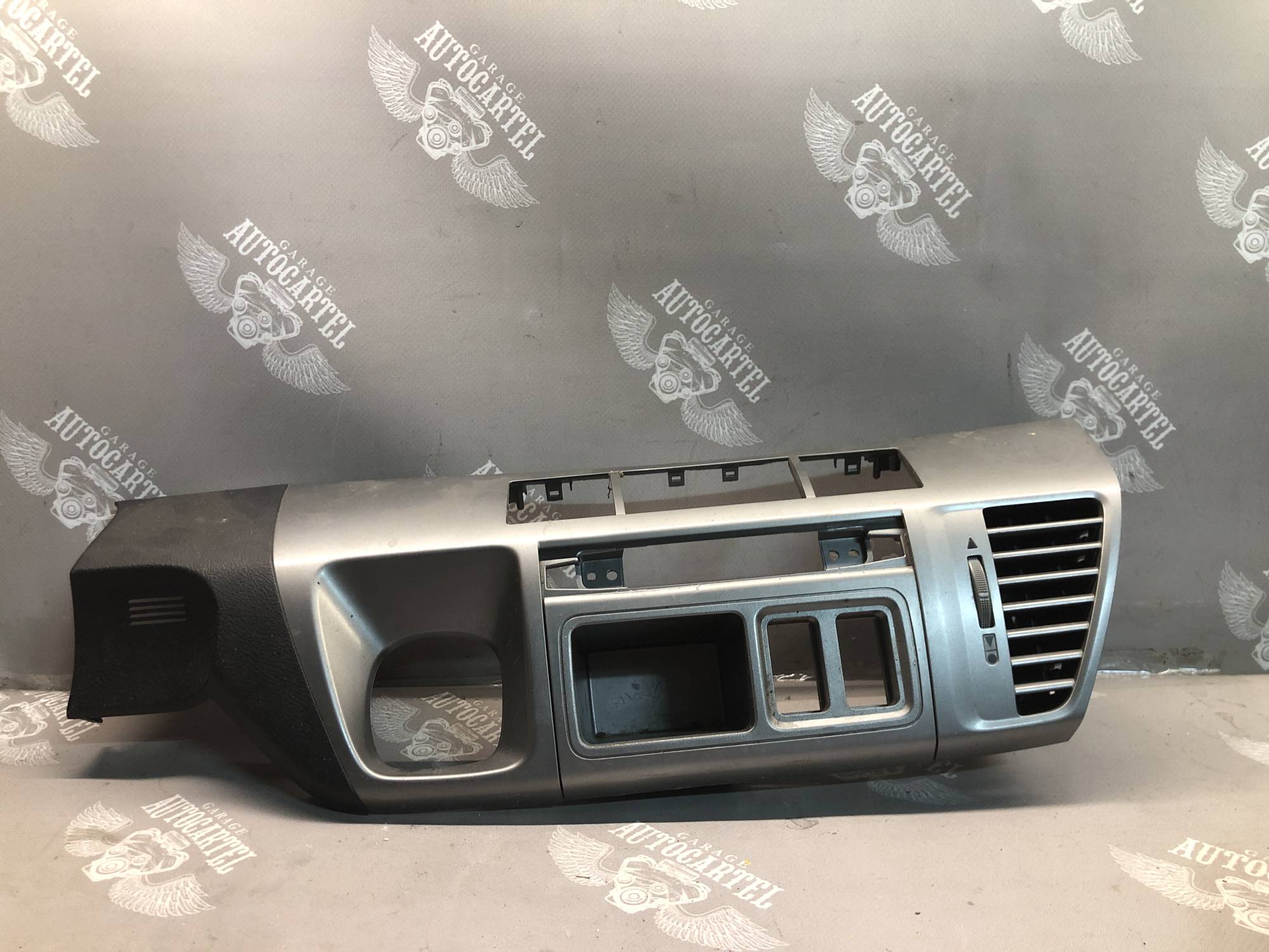 77260sjd накладка торпедо центральна Honda FR V
