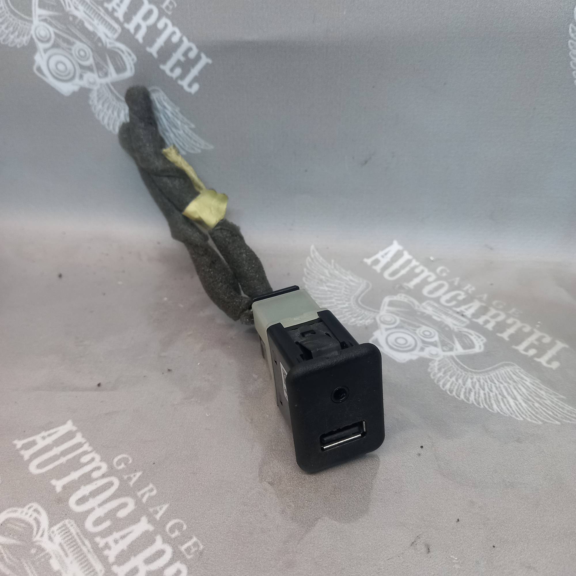 Роз’єм aux usb chevrolet aveo t300 12-17 25832462