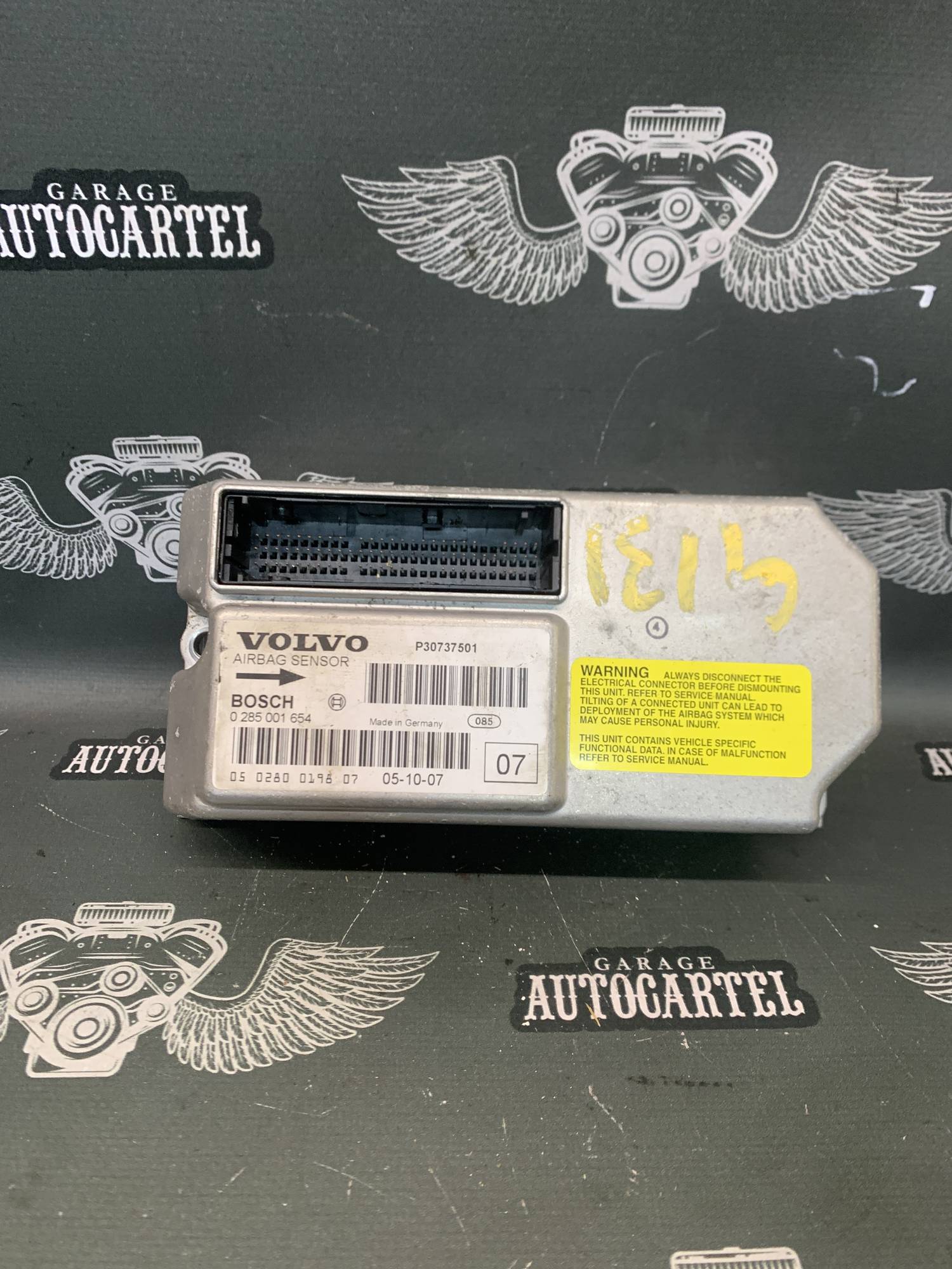 P30737501 датчик подушки безпеки VOLVO XC90
