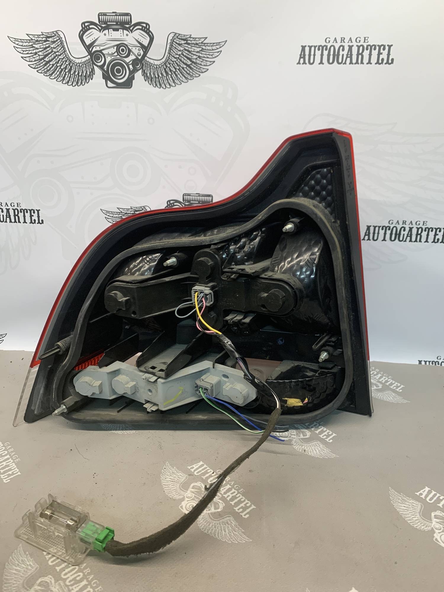 Ліхтар задній (стоп) правий Volvo S60 седан 2000-2009 8664080