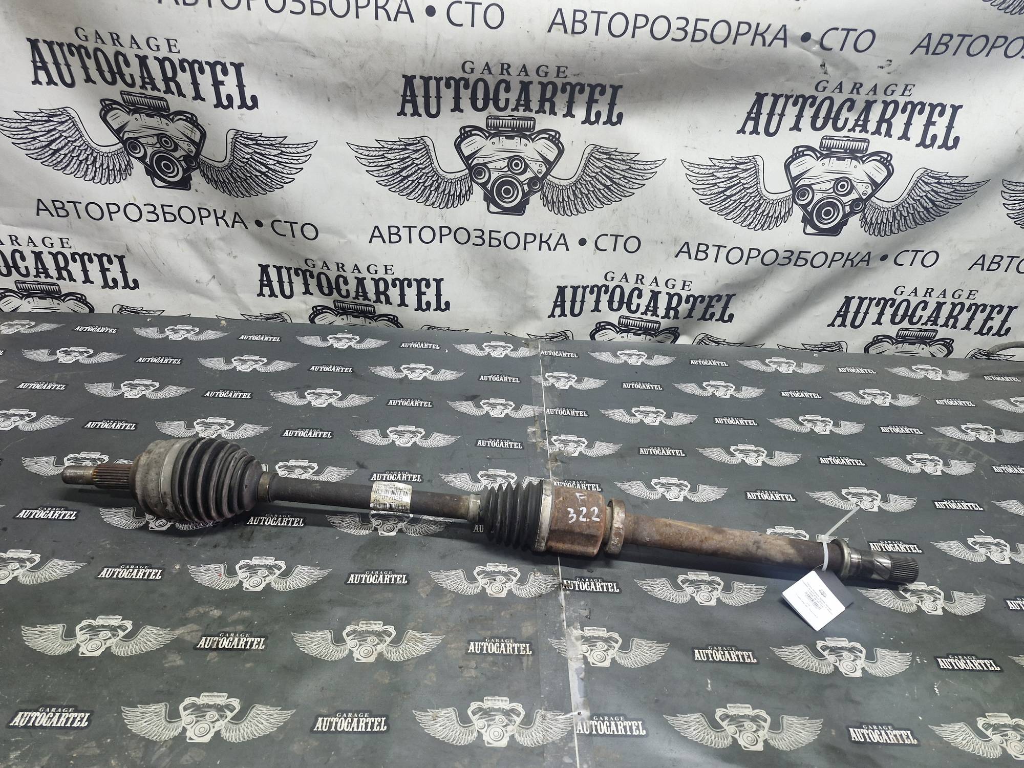 Півось передня права/ привід правий renault grand scenic iii scenic iii 2009- 391001702r