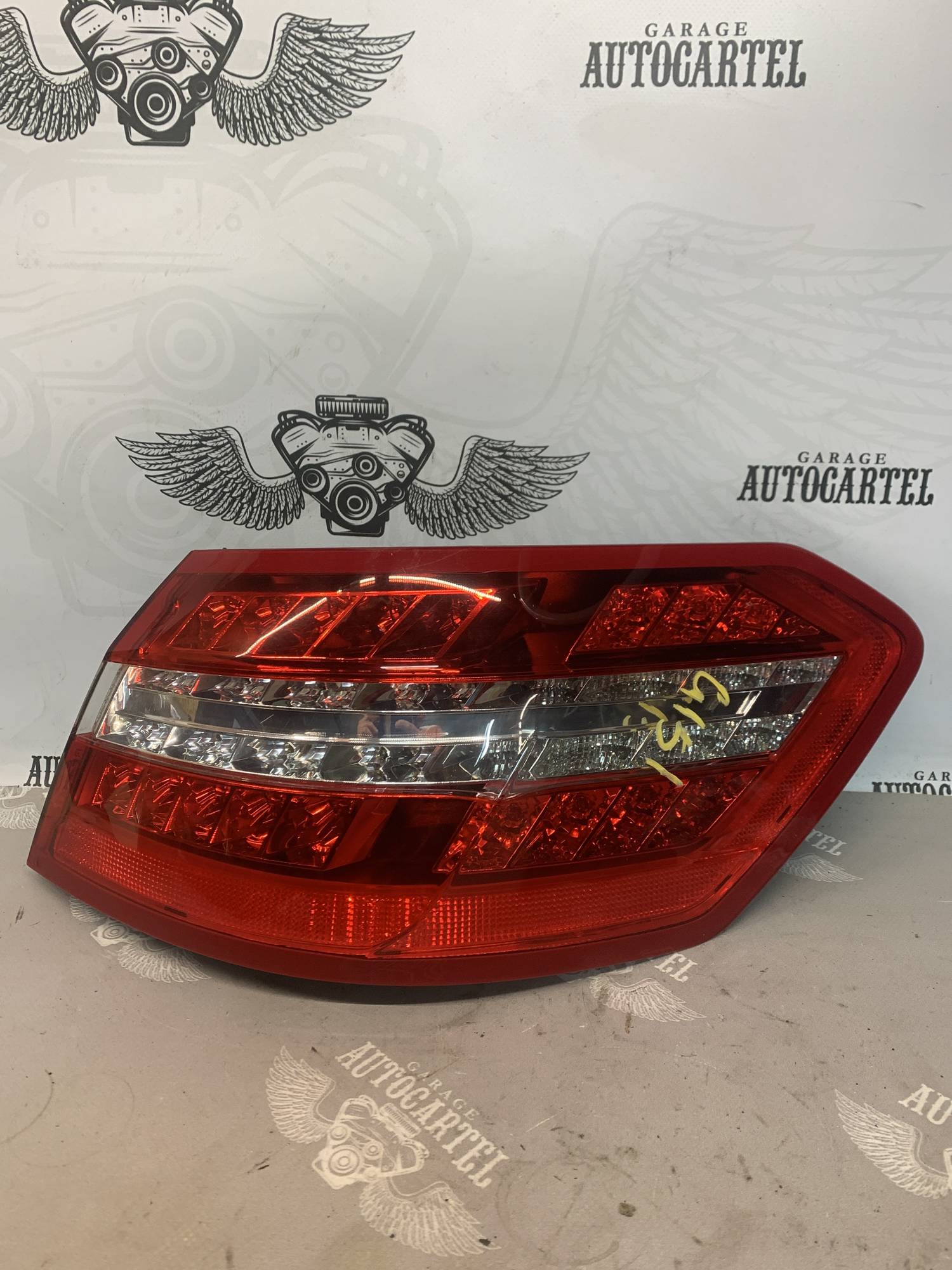 Ліхтар задній правий зовнішній led Mercedes A 212 седан a2129060658