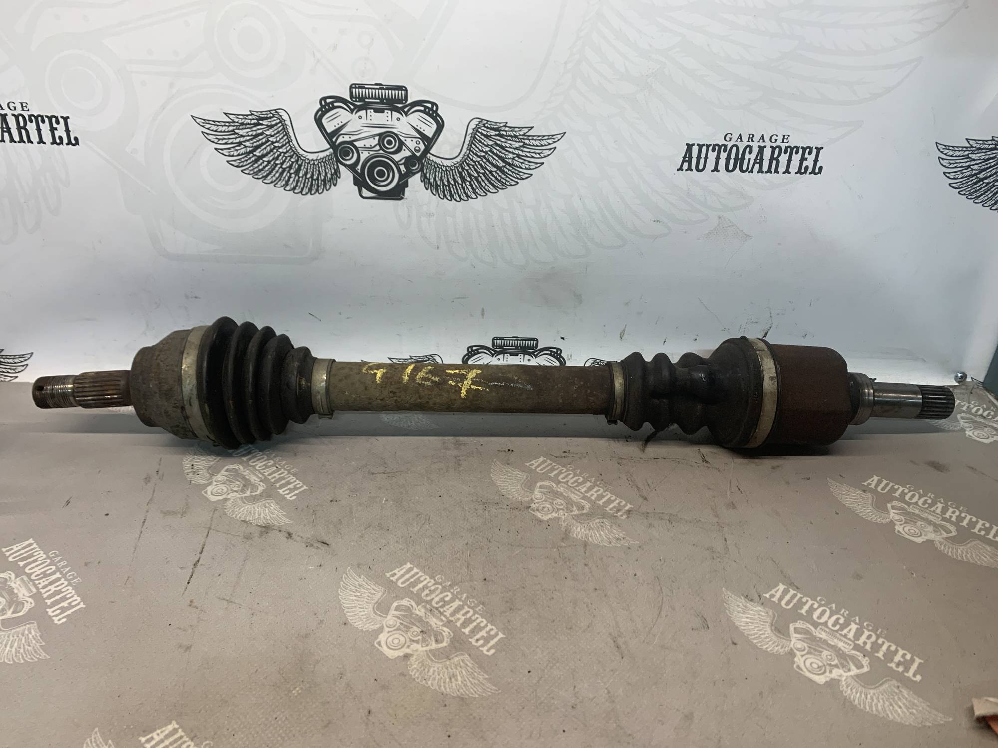 Піввісь передня ліва Citroen c3 Picasso 9656135280