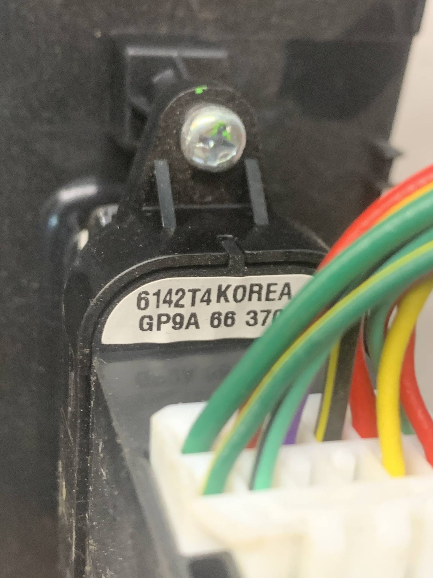 Кнопка склопідйомника передня права Mazda 6 gp9a66370