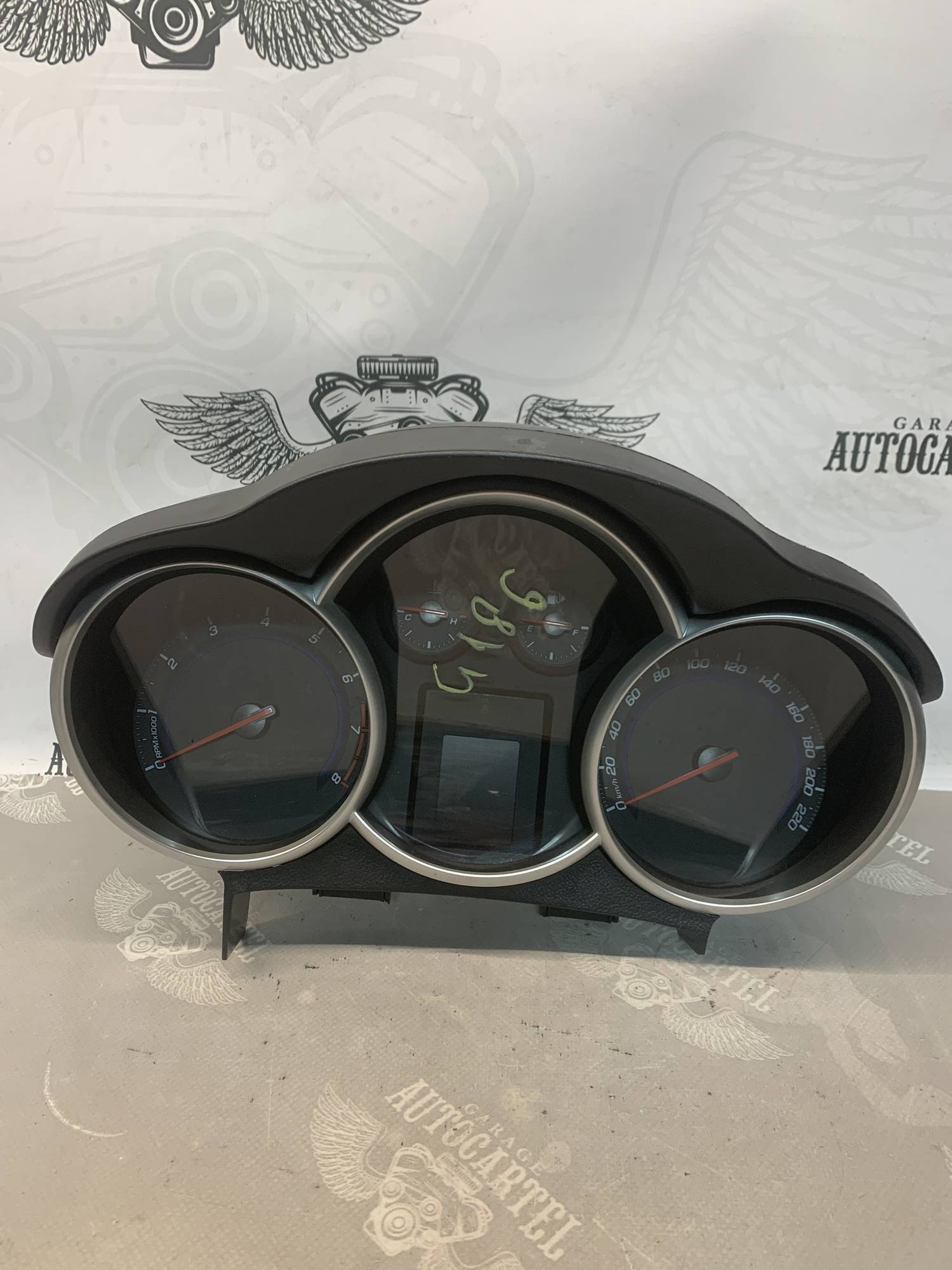 Панель приладів Chevrolet Cruze 95990334 688014257