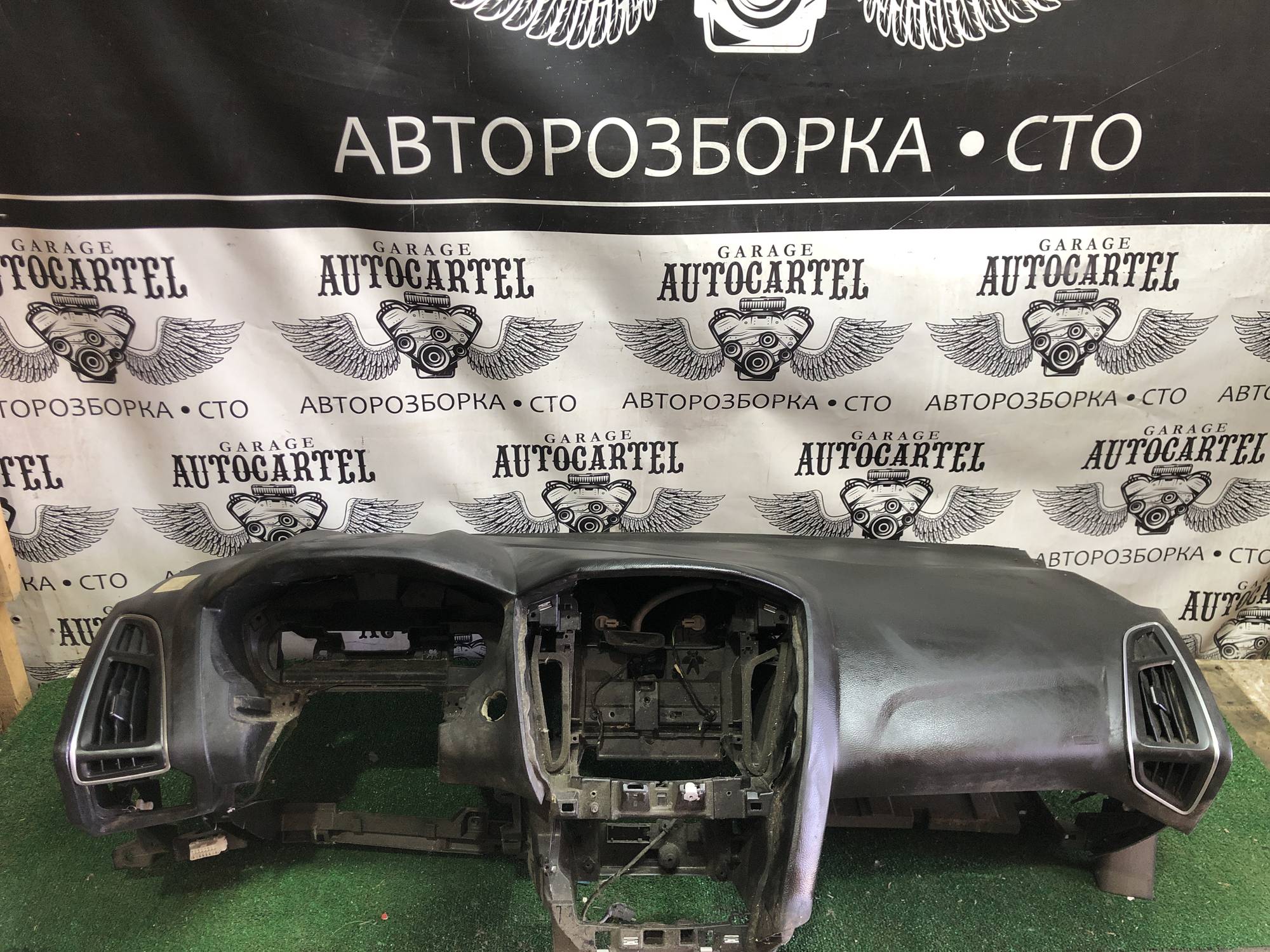 Торпедо Ford Focus 3 рест 21105180