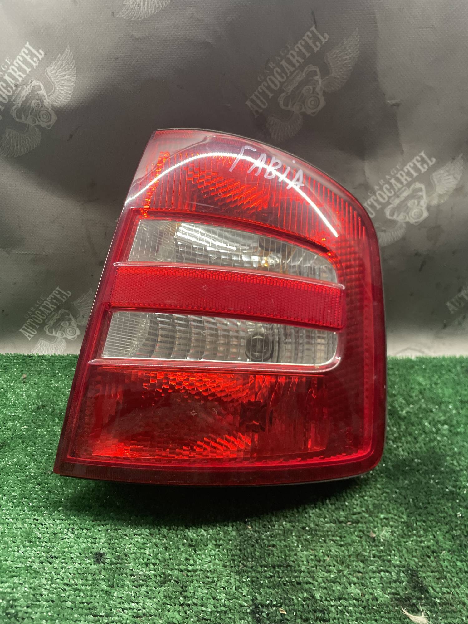 Ліхтар задній правий Skoda Fabia 1 6y9945096b