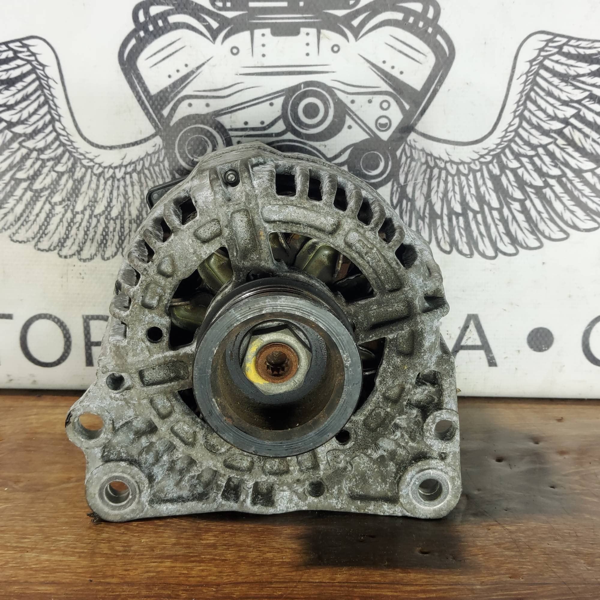 Генератор Skoda Fabia I 1.4i 90A Bosch 038903018RX
