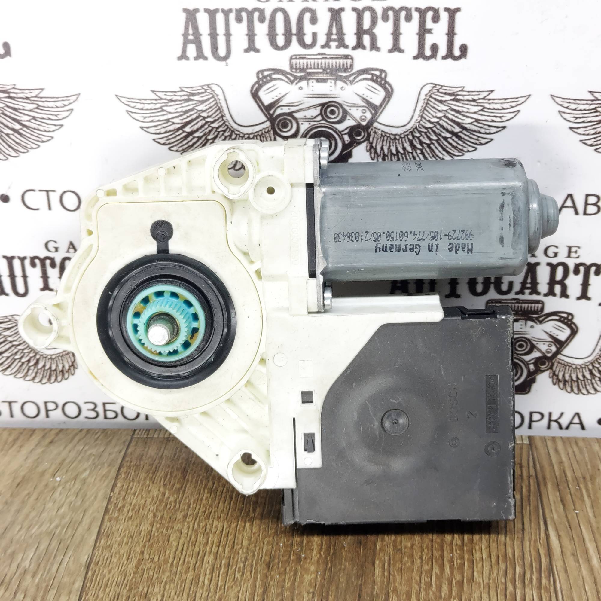 1K0959792H Моторчик склопідйомника передній правий Volkswagen Golf 5 1K0959702L