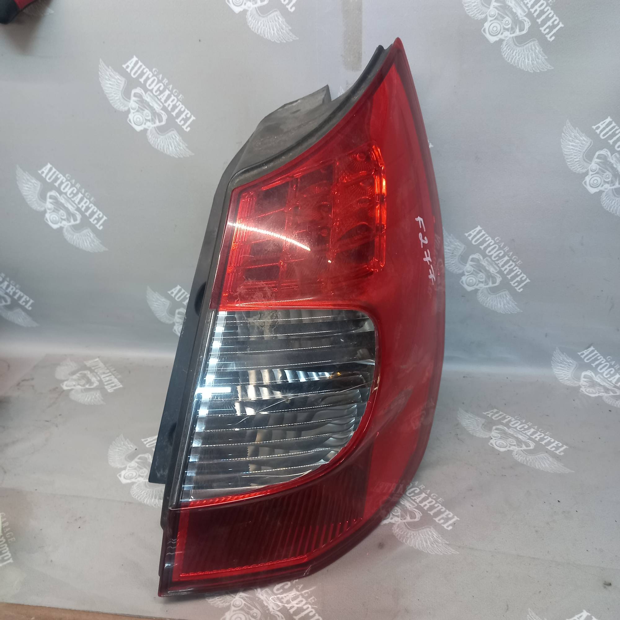 Ліхтар задній правий RENAULT SCENIC II рестайл 07(дефект) 8200474327