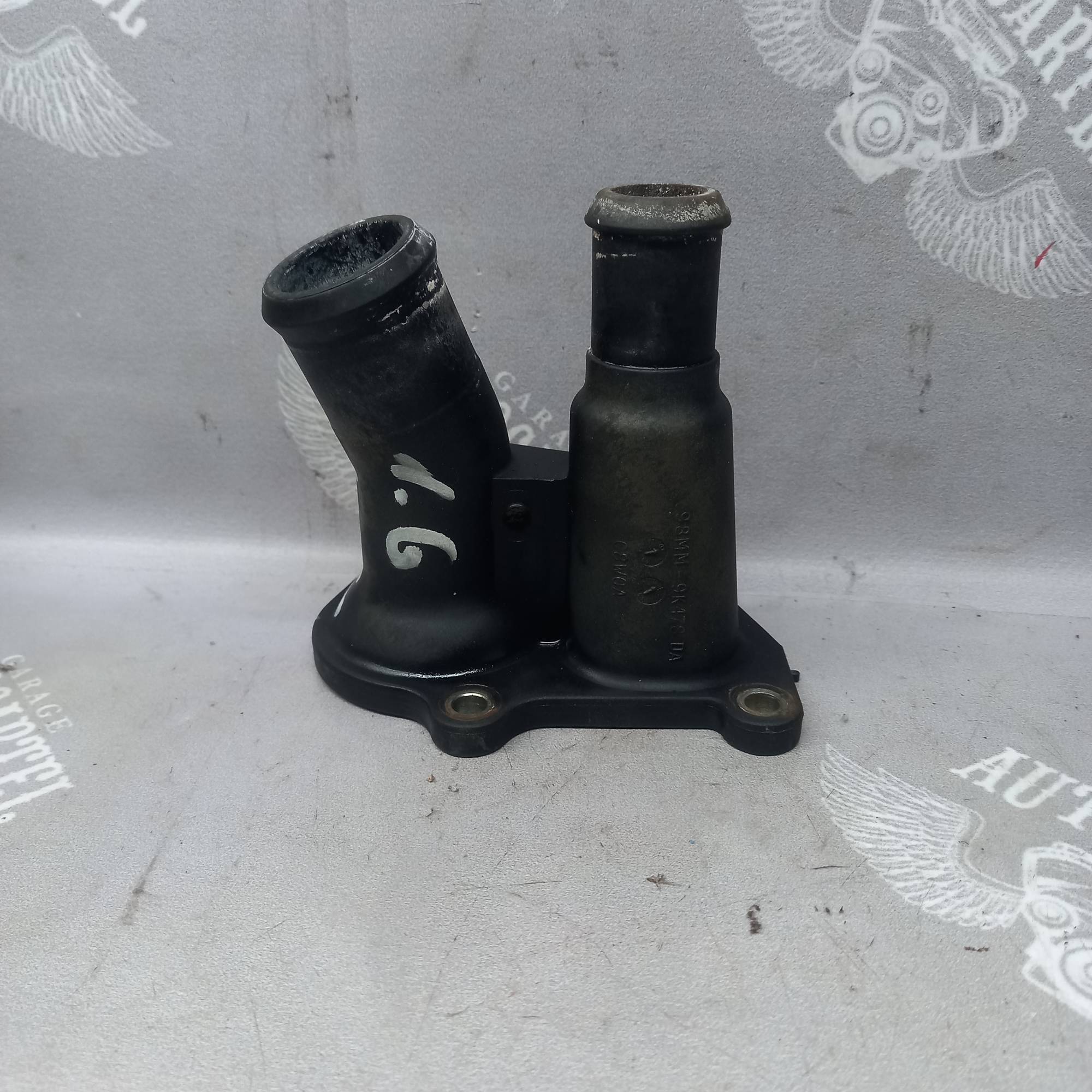 Фланець системи охолодження FORD FOCUS MK1 1,6 98mm9k478da
