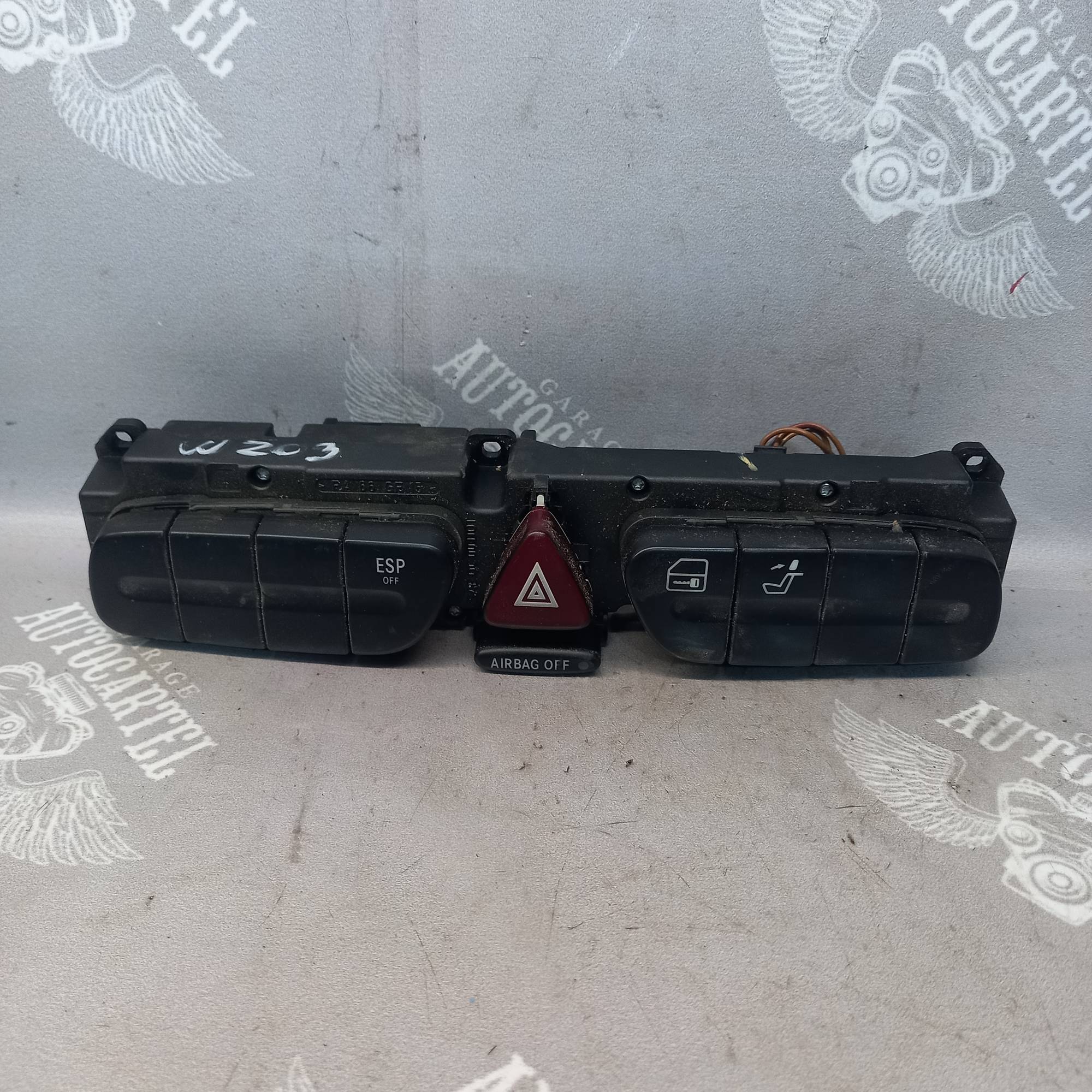 Блок кнопок аварійной сигналізації Mercedes W203 C-Class 2000-2007 2038203710