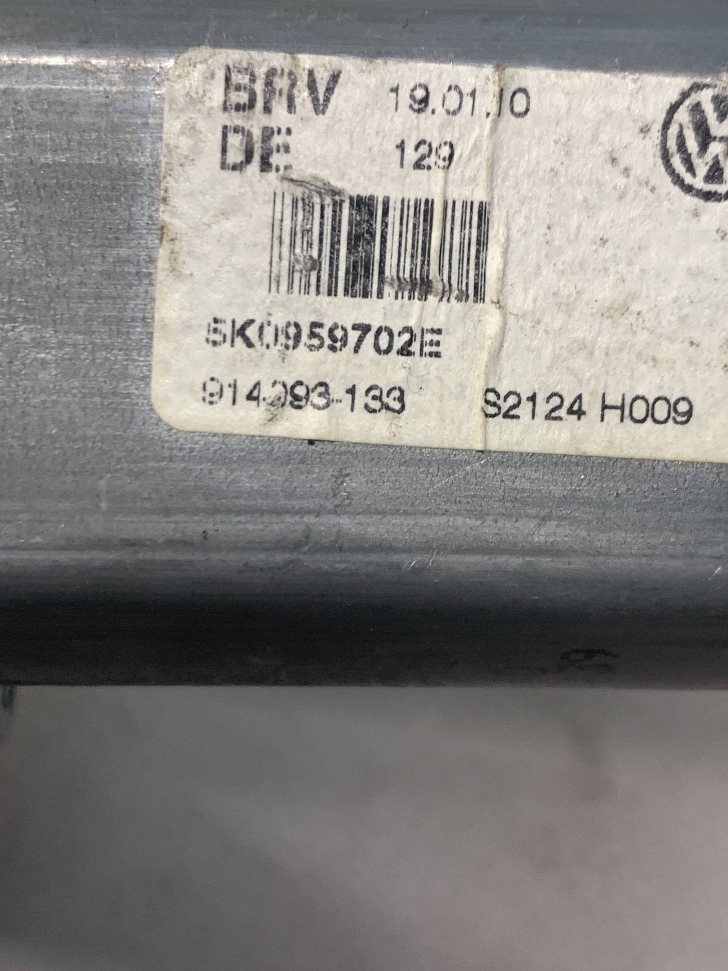 Склопідйомник передній лівий електричний 44 pin volkswagen golf 6 09-14 5k0959702e
