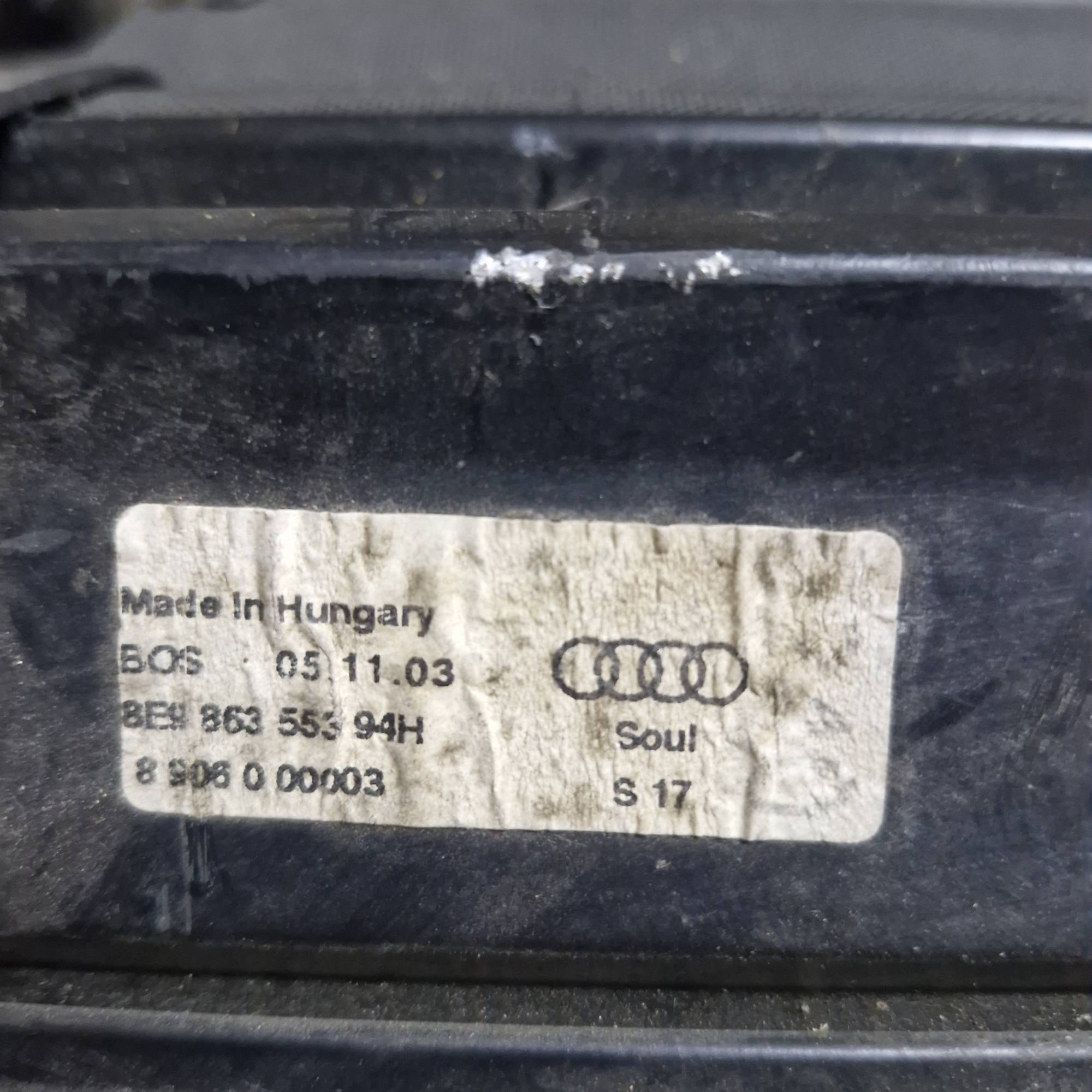 8e986355394h Задня шторка для універсала Audi a4 b7