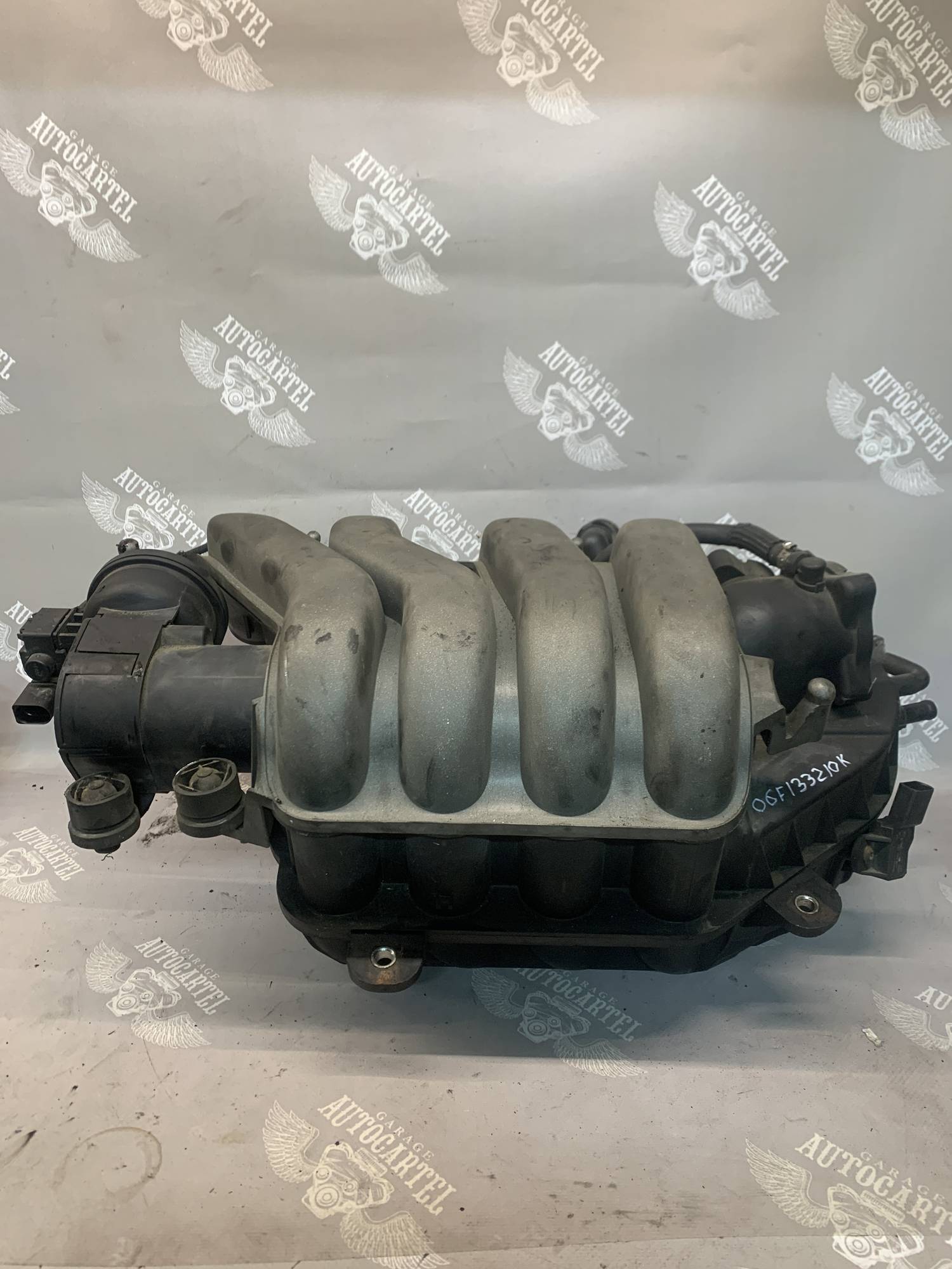 06f133210k Впускний колектор Vw Passat B6 2005-2010 2.0 FSI